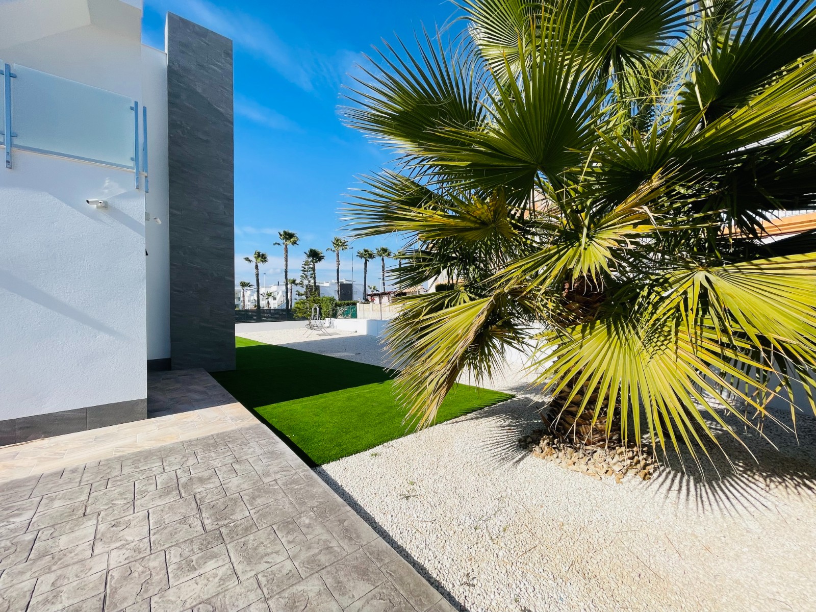 Terrace in villa for sale in Torrevieja
