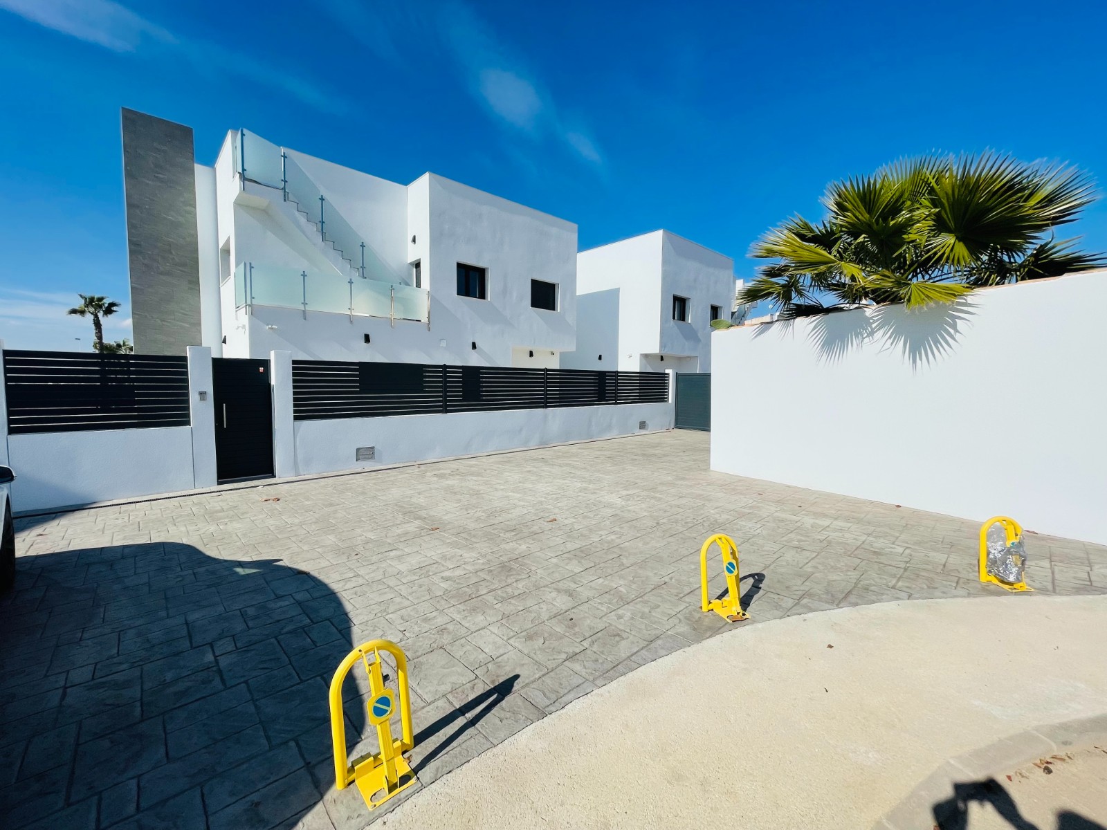 Dining area in villa for sale in Torrevieja