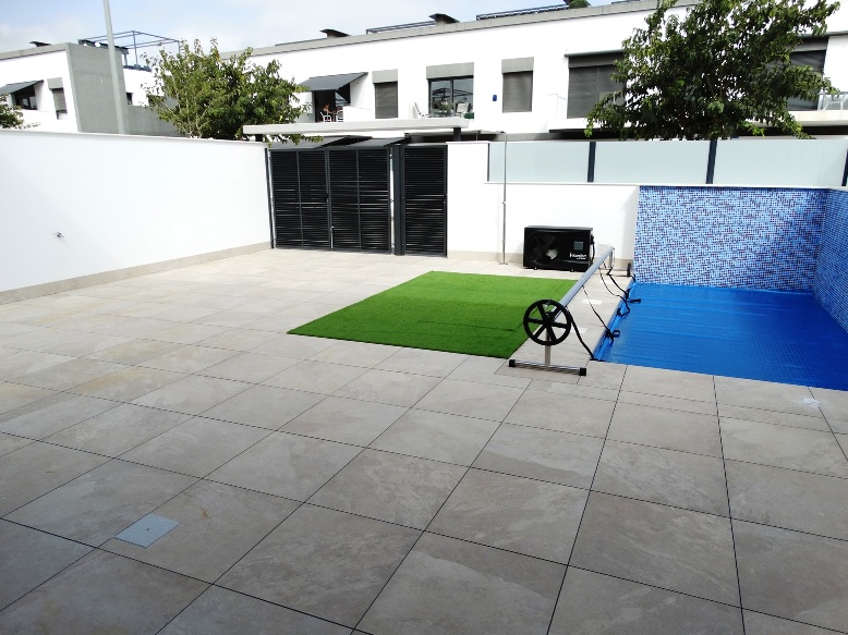 Pool area in terraced for sale in Pilar de la Horadada