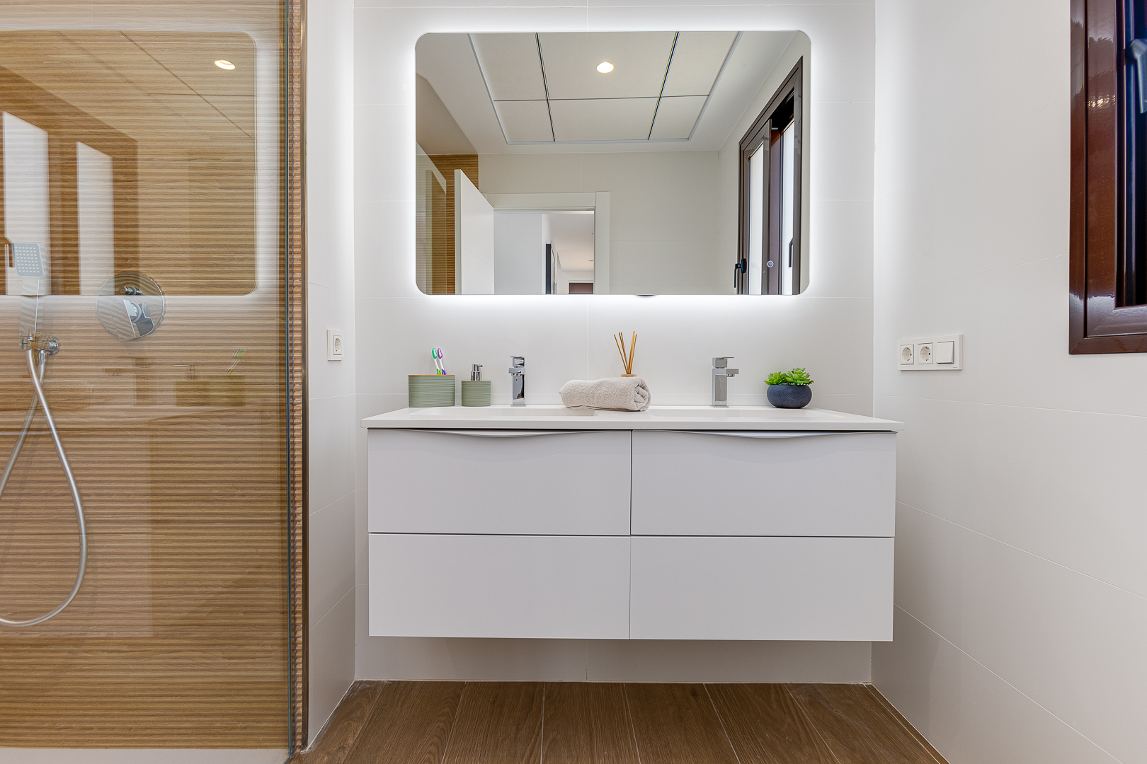 Bathroom in villa for sale in Finestrat