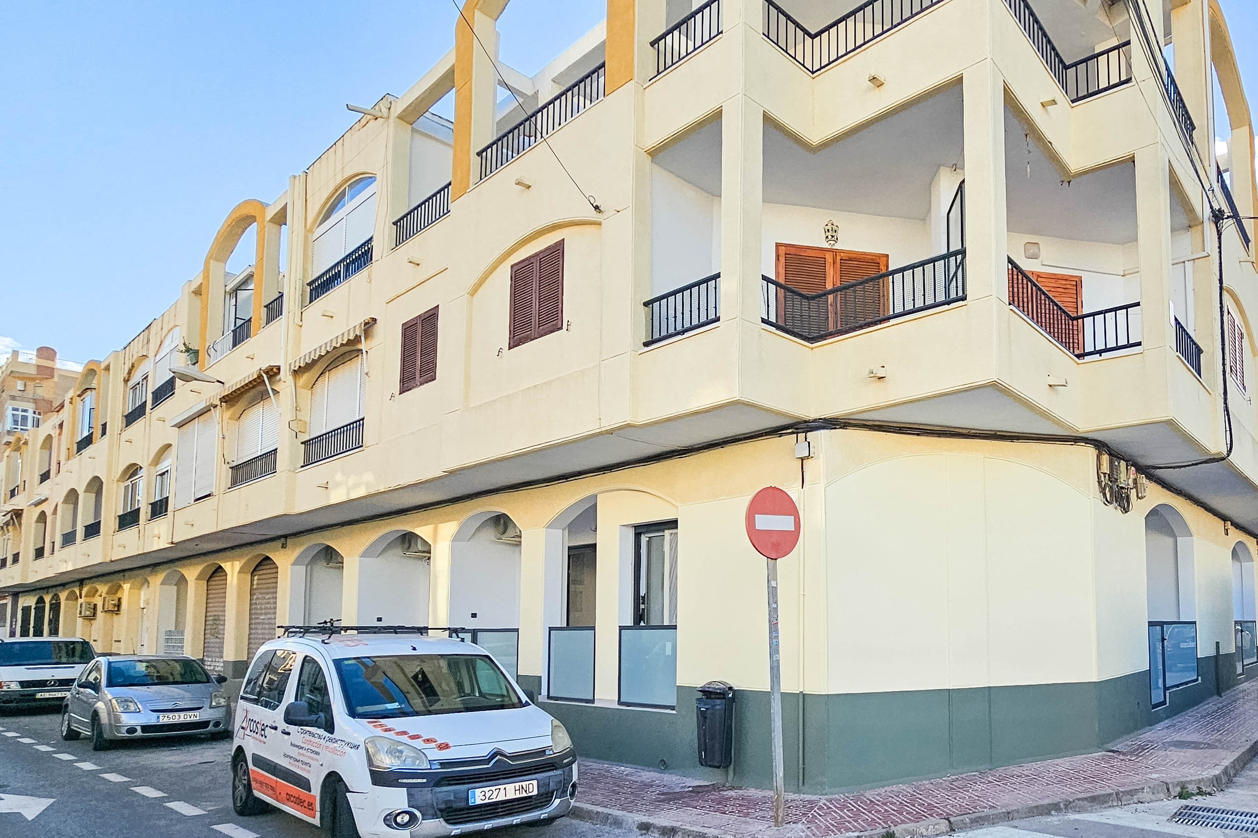 Located in the charming town of Torrevieja, this residential complex offers a unique opportunity to