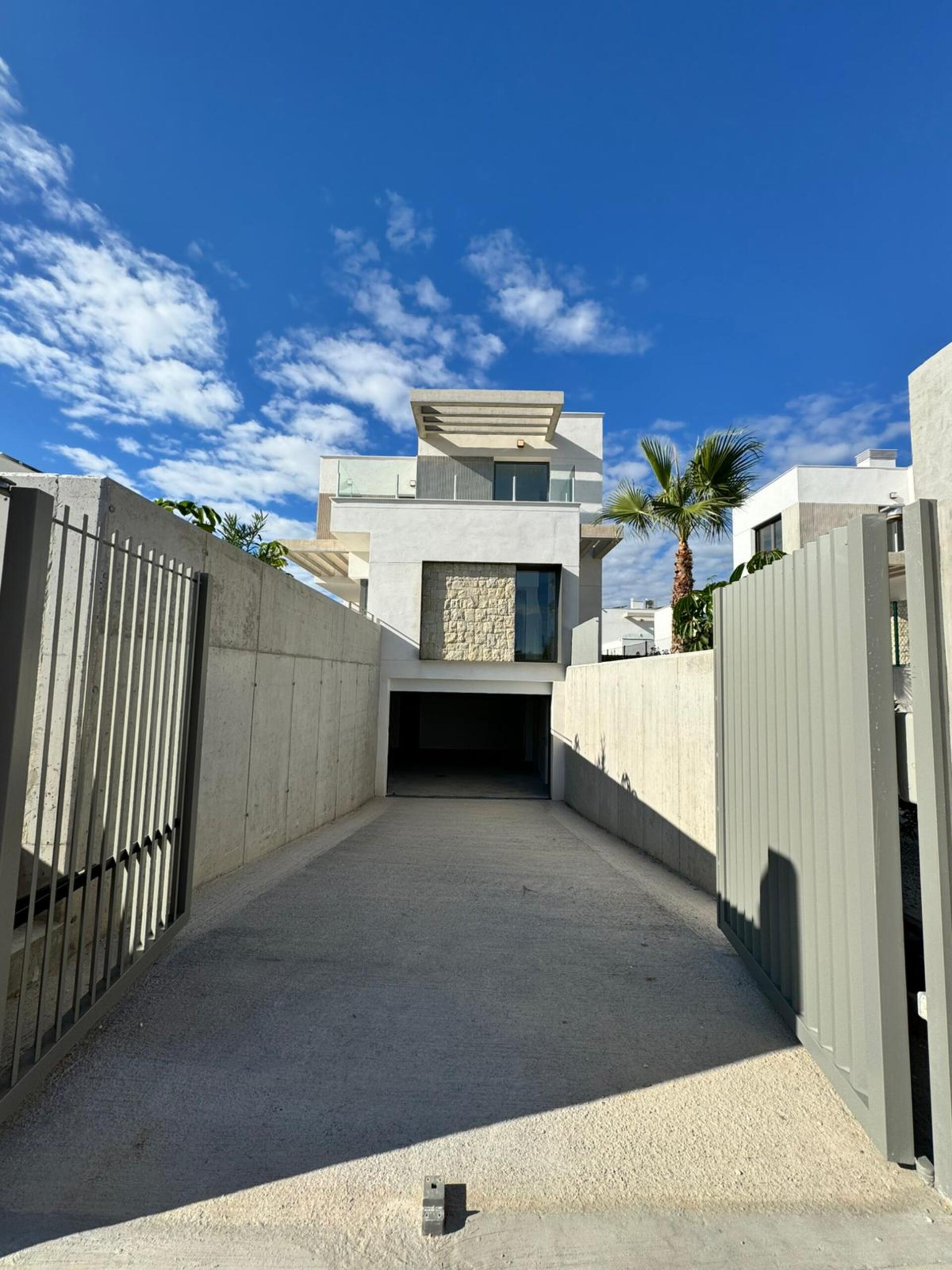 Terrace in villa for sale in Finestrat