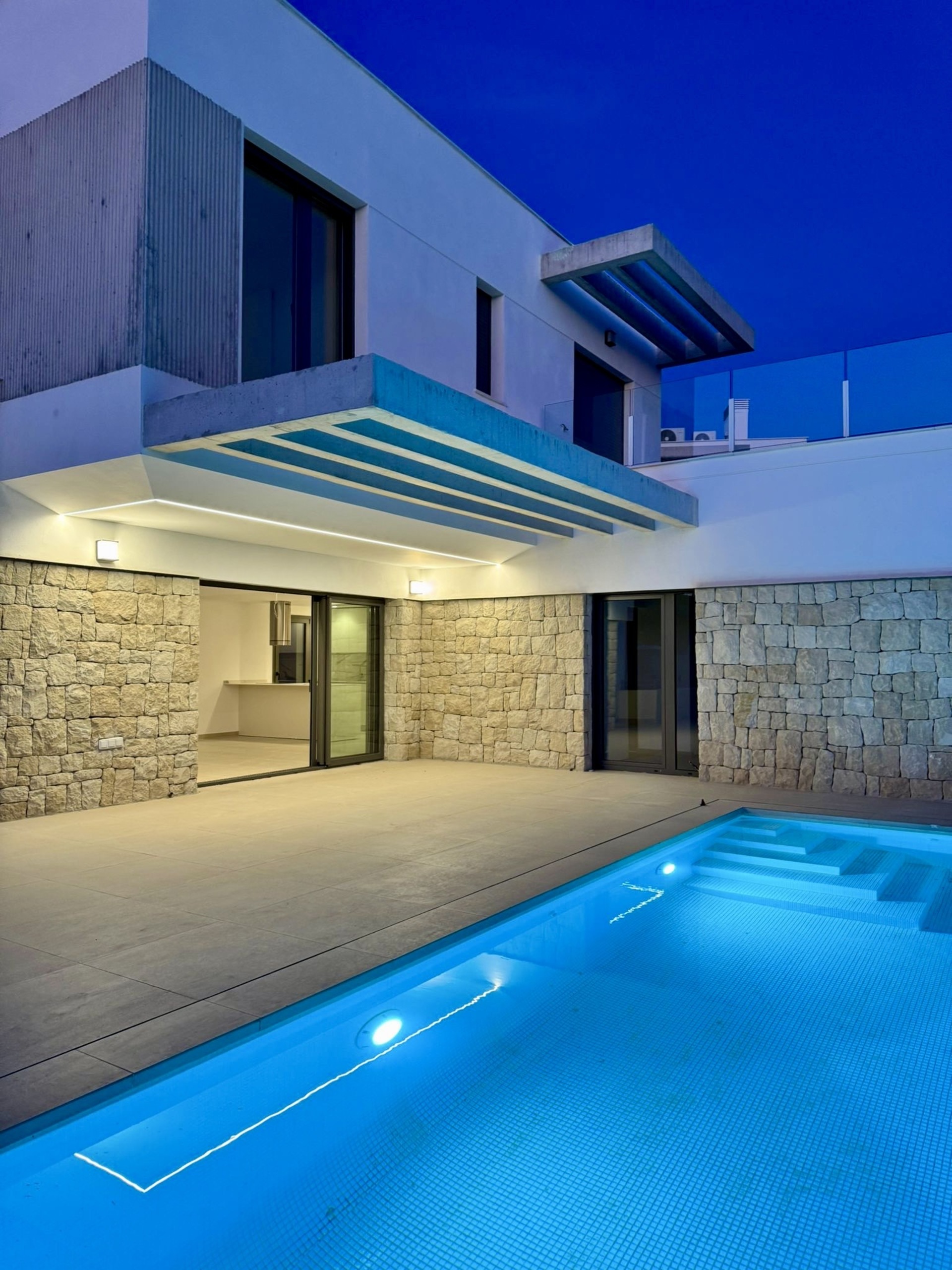 Pool area in villa for sale in Finestrat