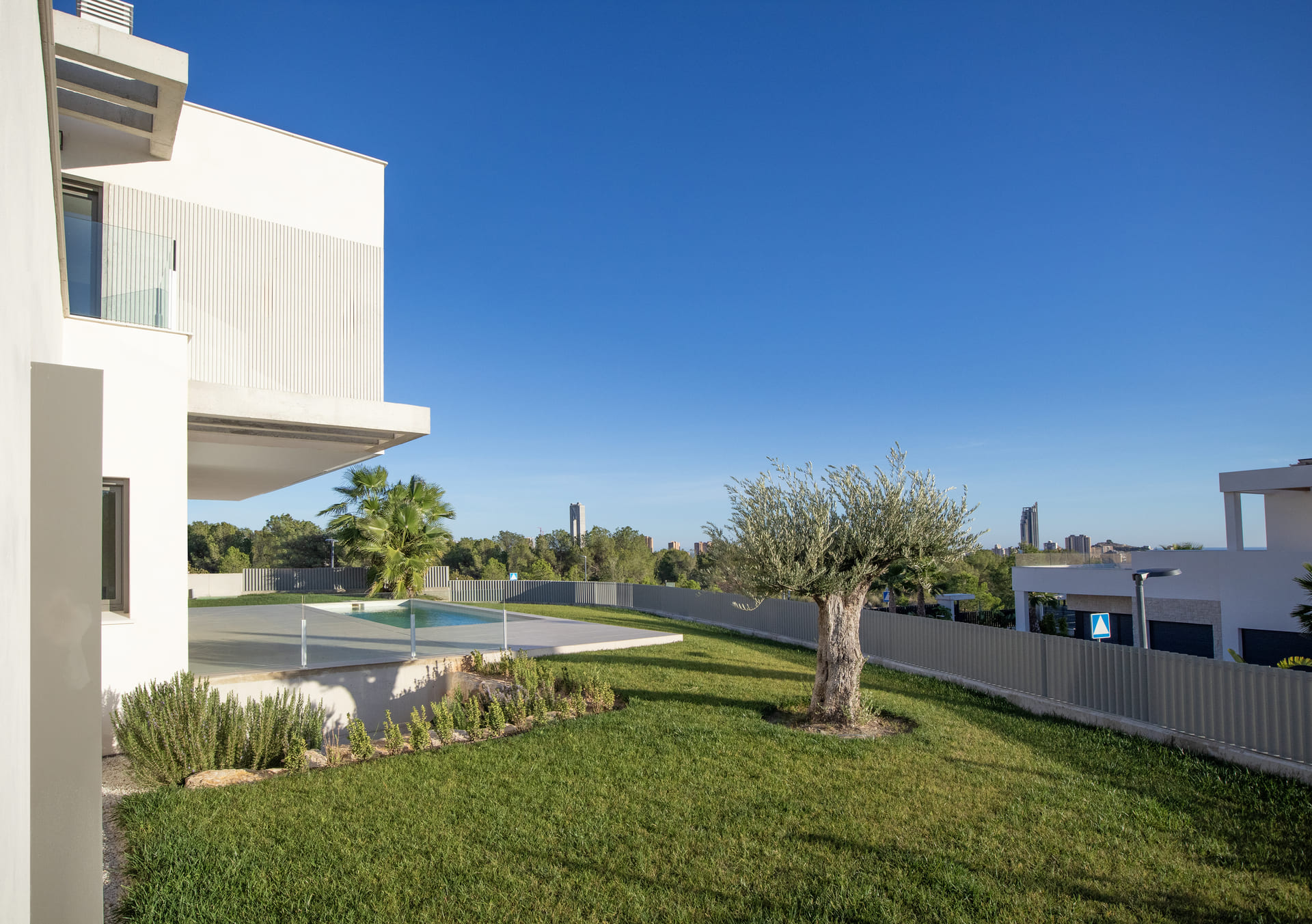 Master bedroom in villa for sale in Finestrat