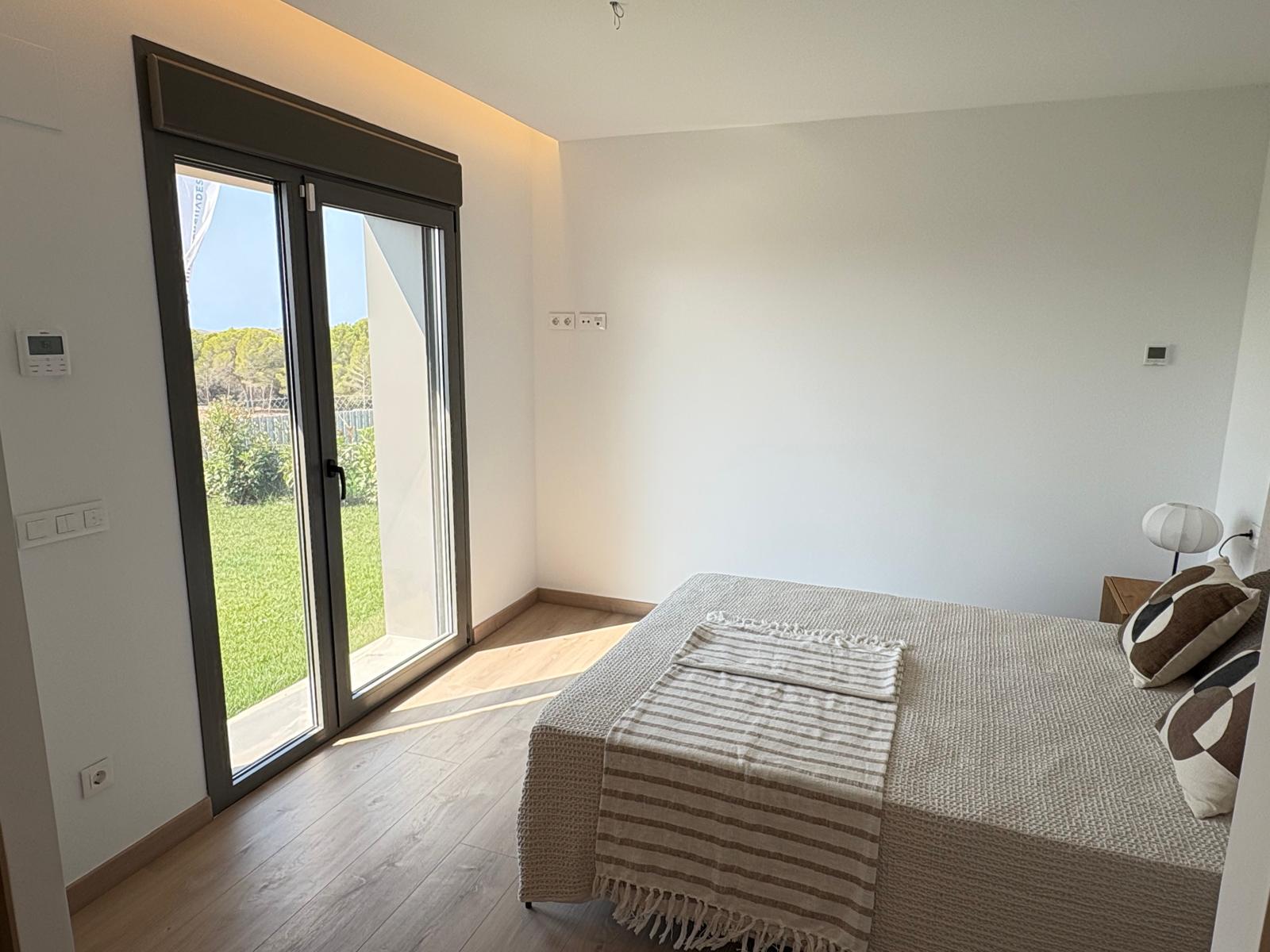 Master bedroom in villa for sale in Finestrat