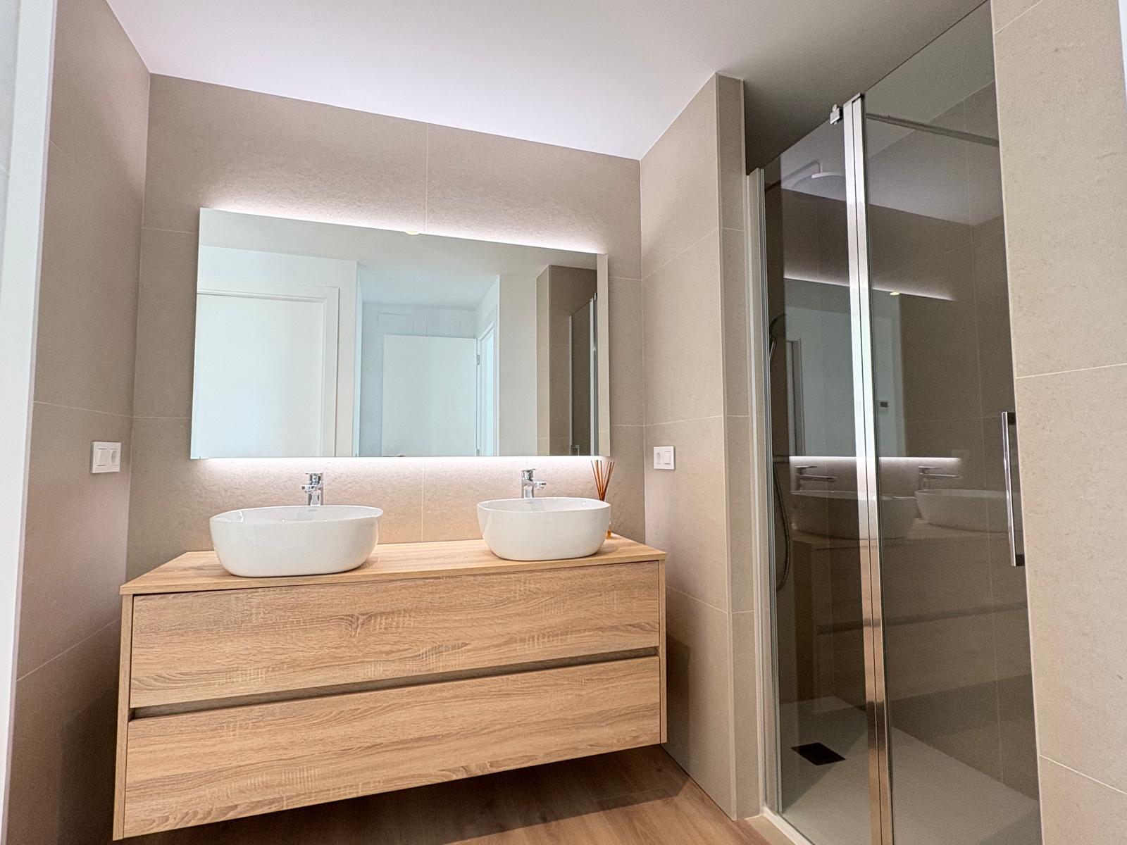 Bedroom in villa for sale in Finestrat
