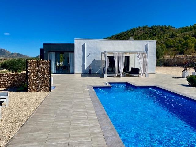 Kitchen in villa for sale in La Canalosa