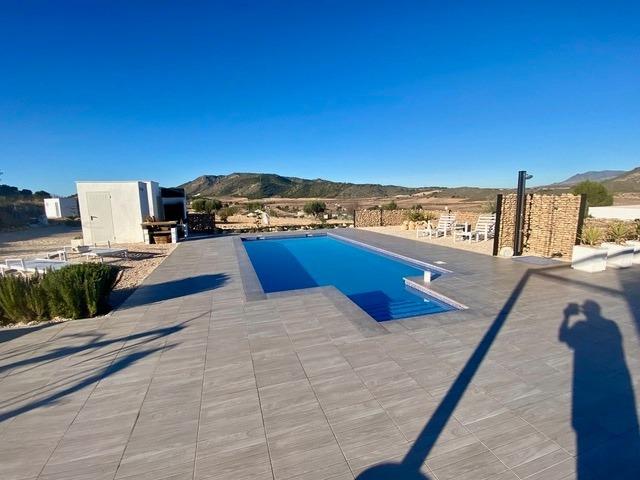 Master bedroom in villa for sale in La Canalosa