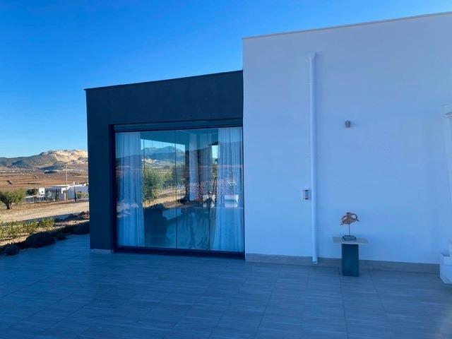 Bathroom in villa for sale in La Canalosa