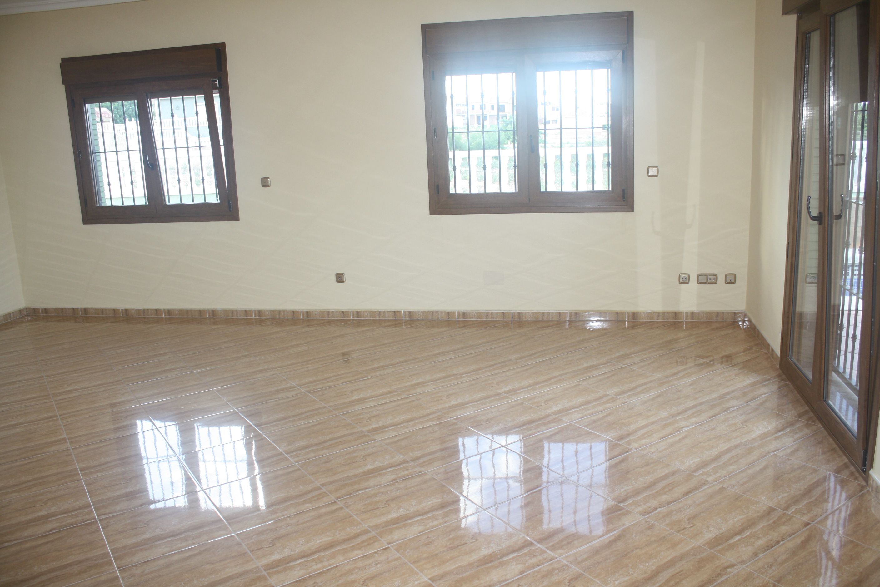 Located in the charming city of Torrevieja, this detached property offers a unique opportunity for t