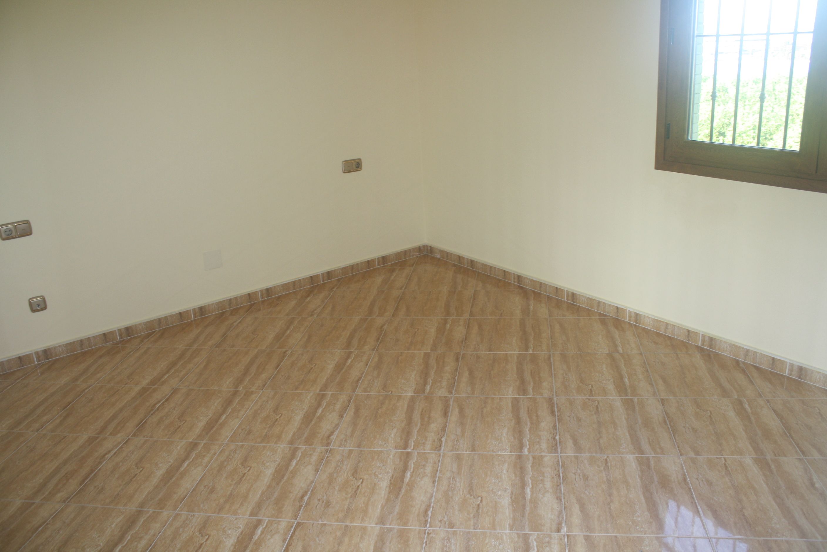 Master bedroom in villa for sale in Torrevieja