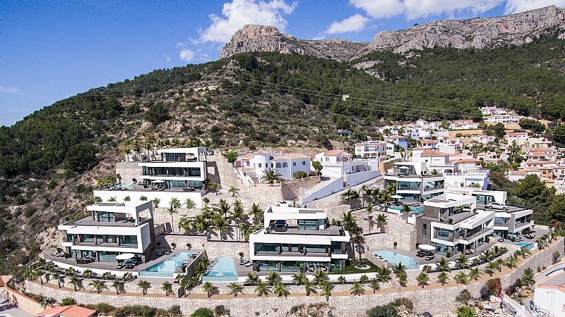 Pool area in villa for sale in Calpe