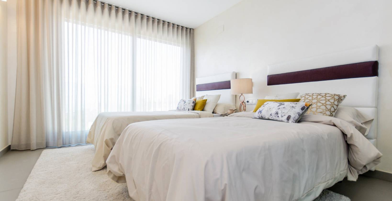 Located in the charming town of Orihuela, these exclusive villas offer a privileged setting for thos