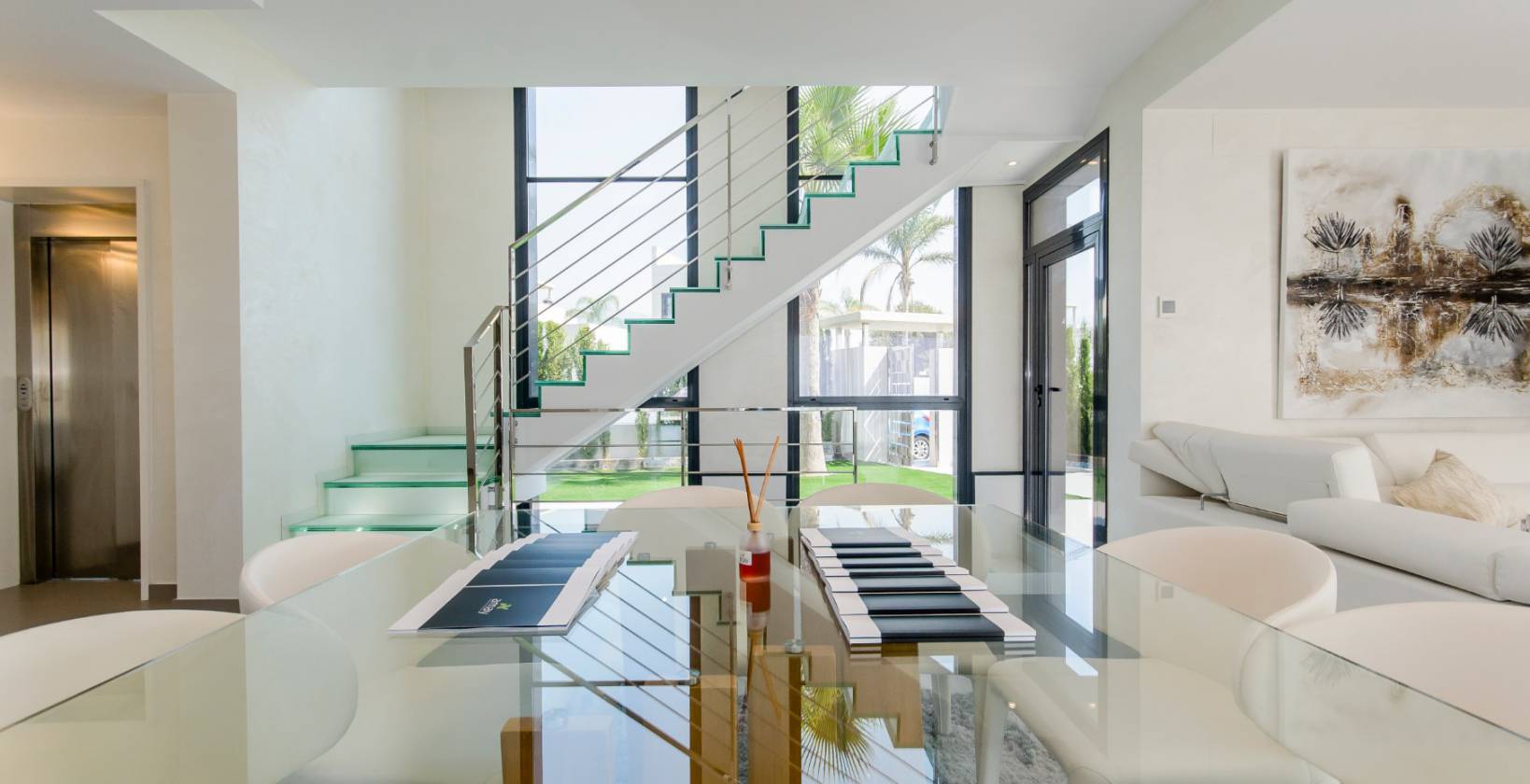 Master bedroom in villa for sale in Dehesa de Campoamor