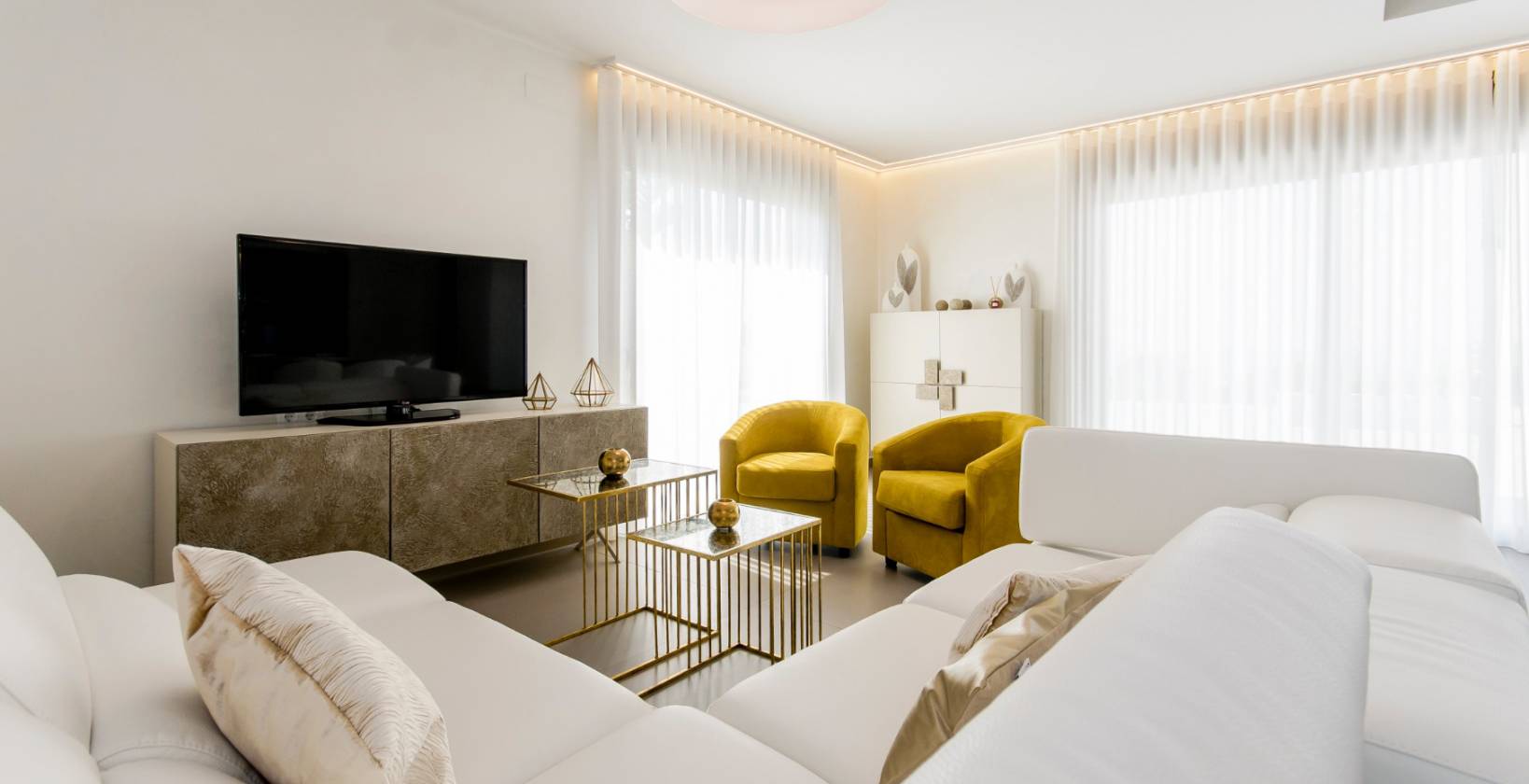 Living room in villa for sale in Dehesa de Campoamor