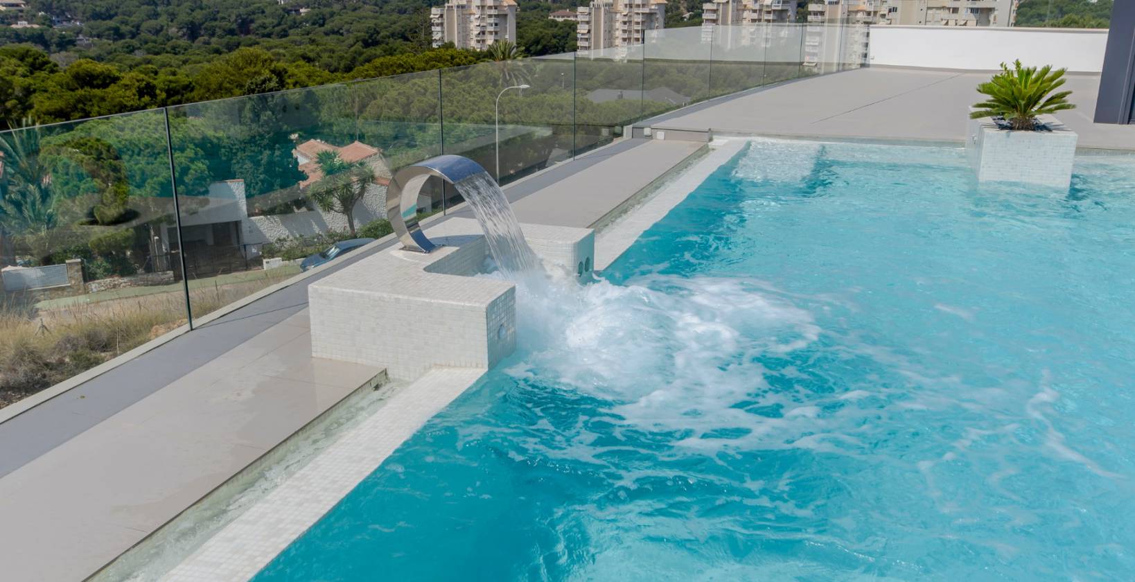 Located in the charming town of Orihuela, these exclusive villas offer a privileged setting for thos