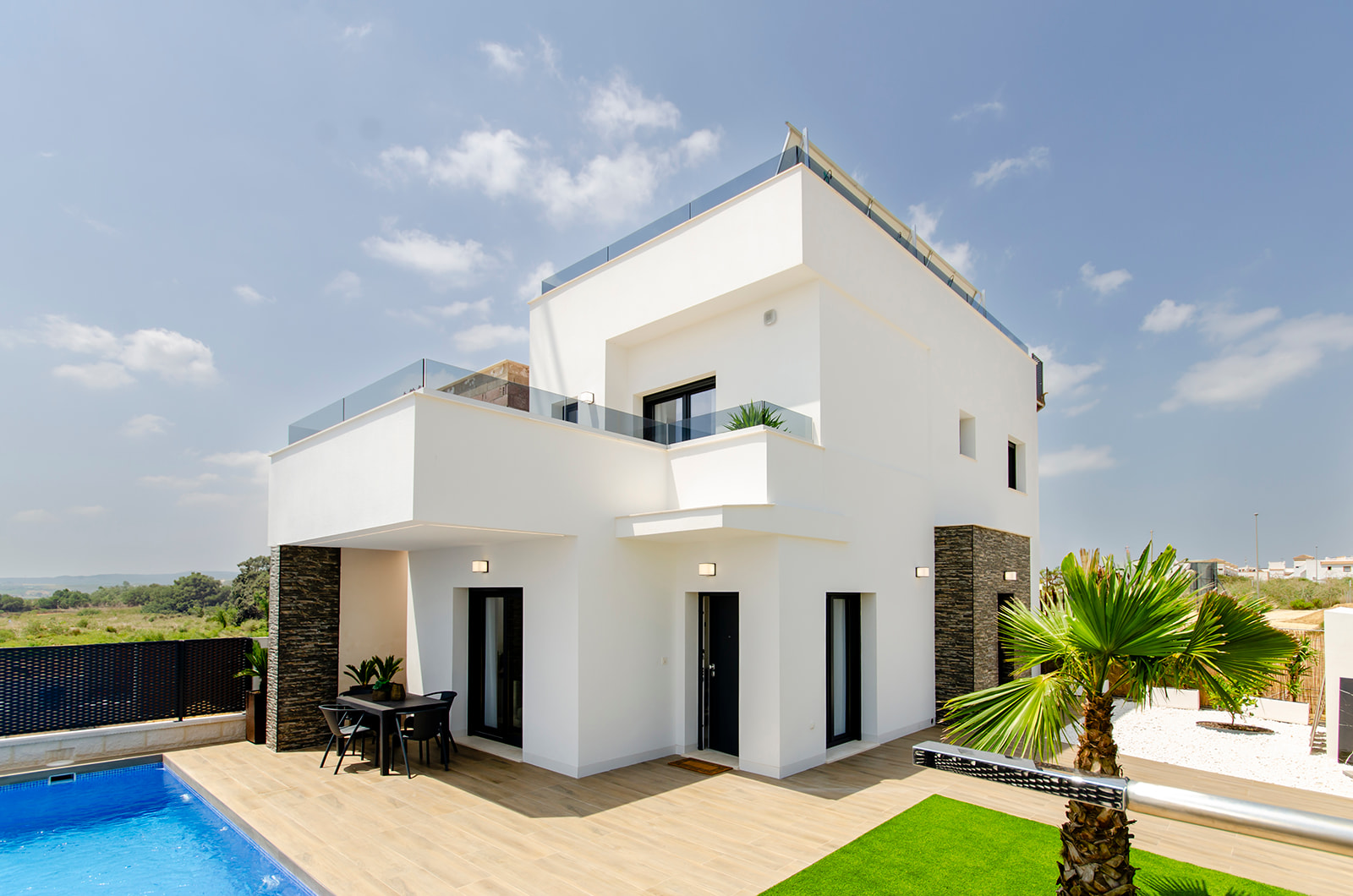 Garden in villa for sale in Orihuela Costa