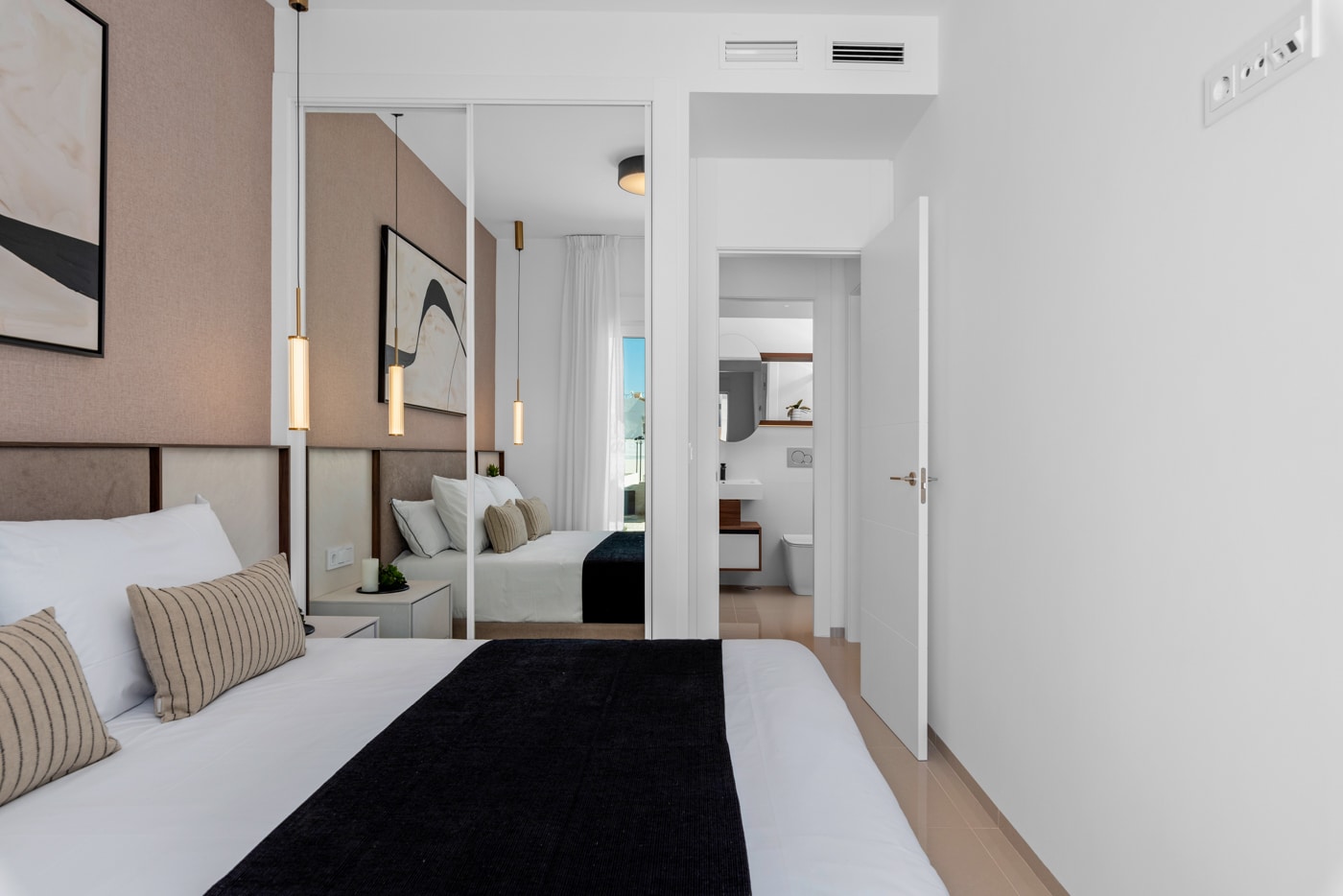 Located in the charming Ciudad Quesada, this exclusive collection of 19 bungalows offers a perfect b
