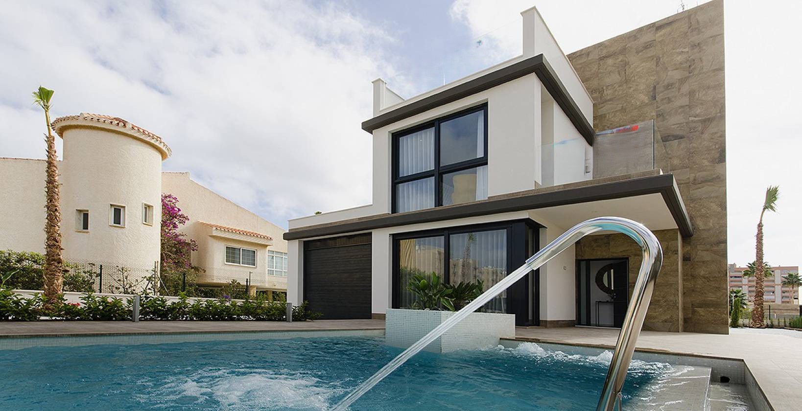 Bedroom in villa for sale in Dehesa de Campoamor