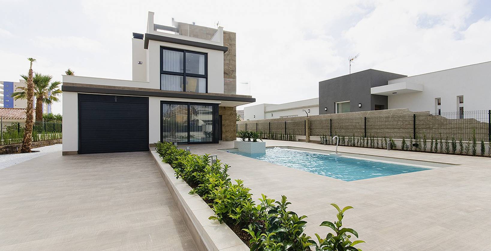 Pool area in villa for sale in Dehesa de Campoamor