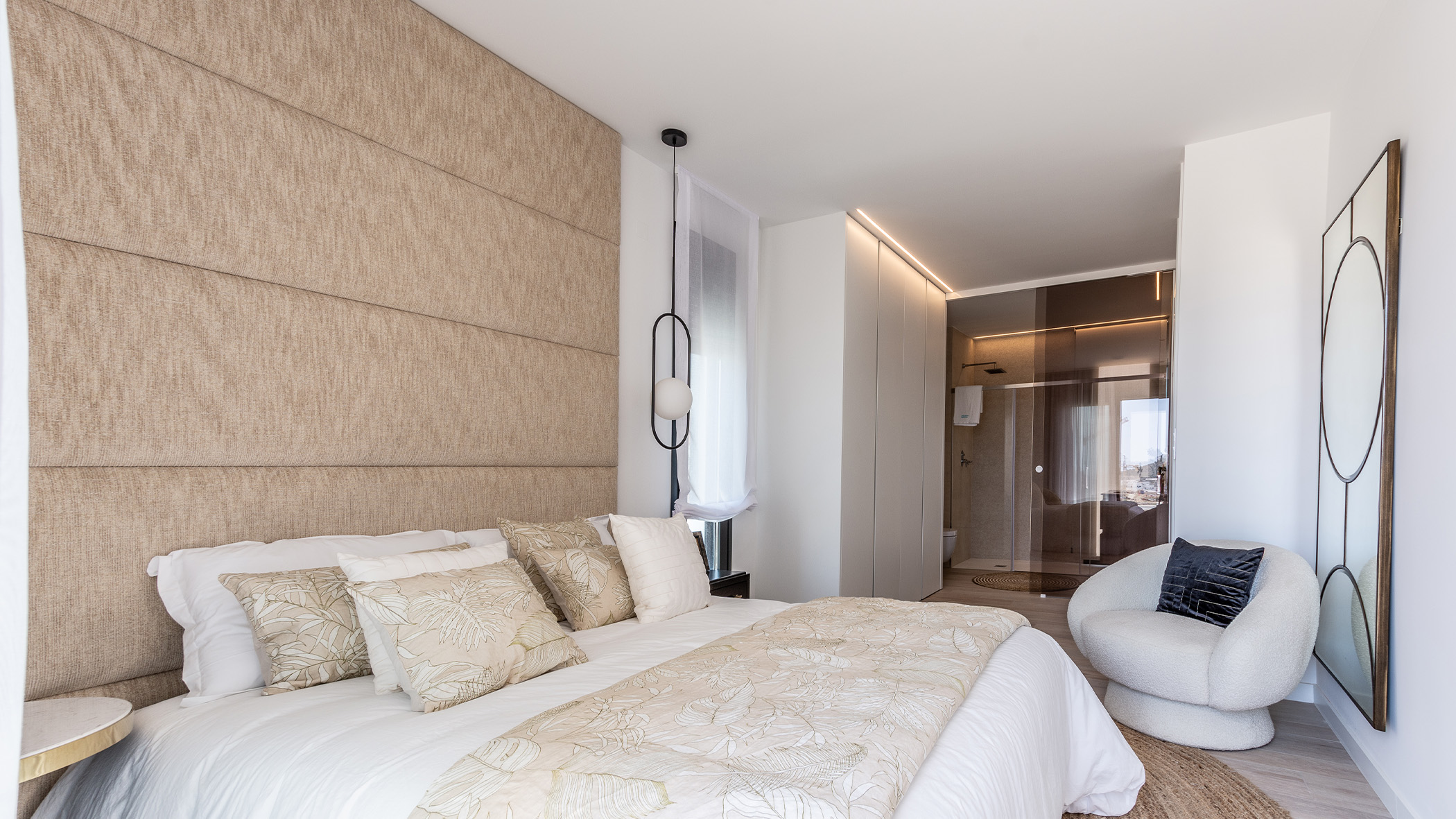 Bedroom in villa for sale in Finestrat