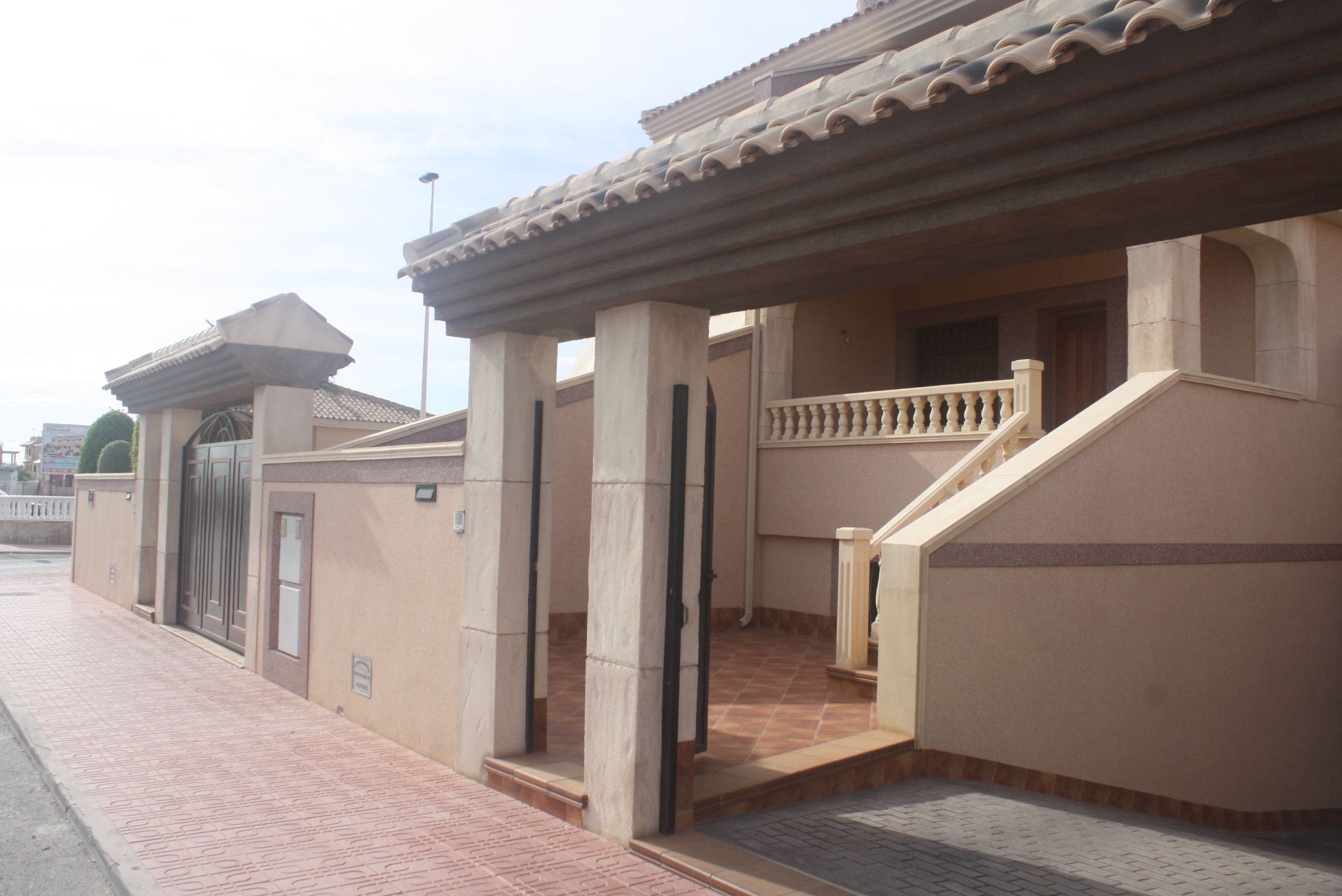 Exterior view in terraced for sale in Torrevieja