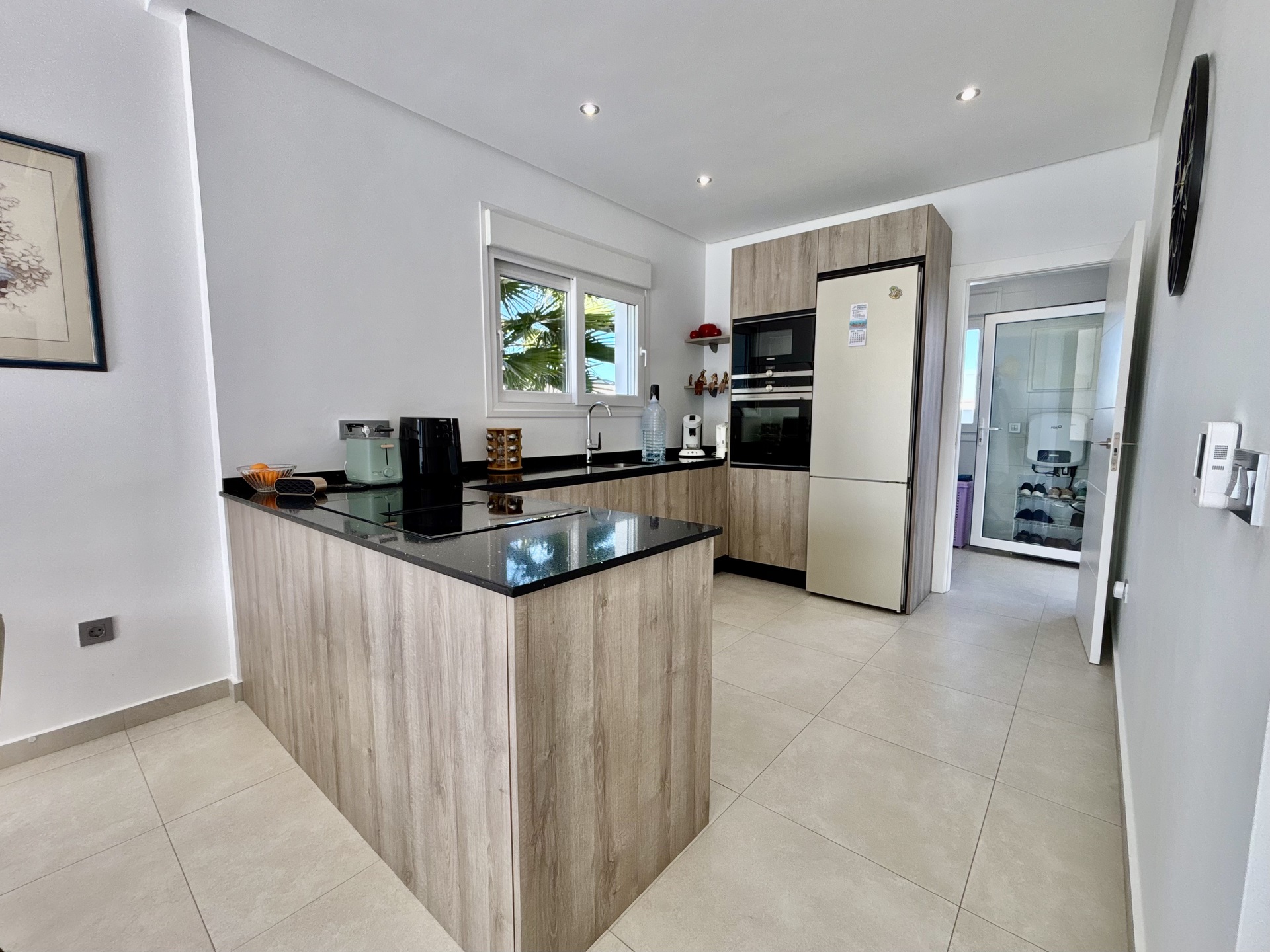 Master bedroom in villa for sale in Benijófar