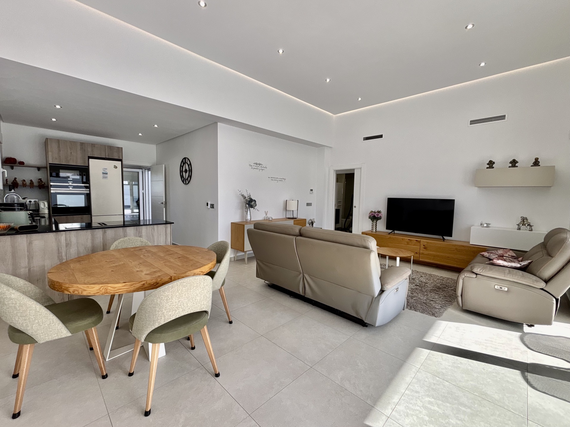 Terrace in villa for sale in Benijófar