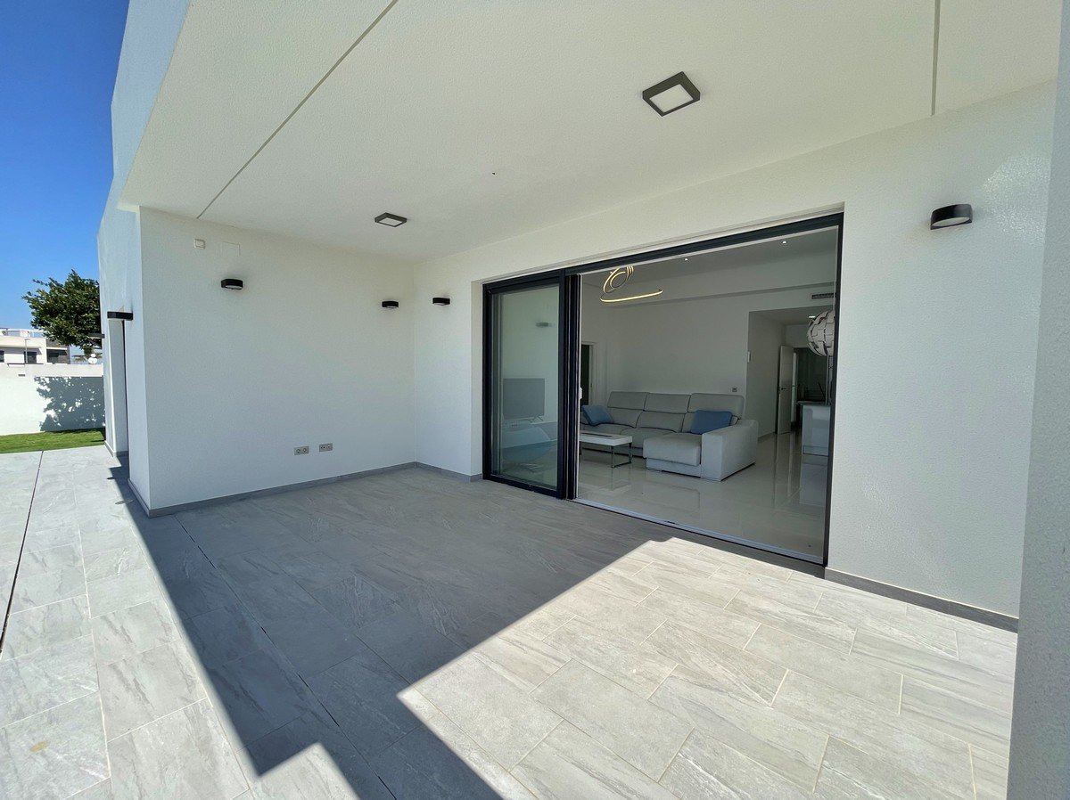 Terrace in villa for sale in Rafal