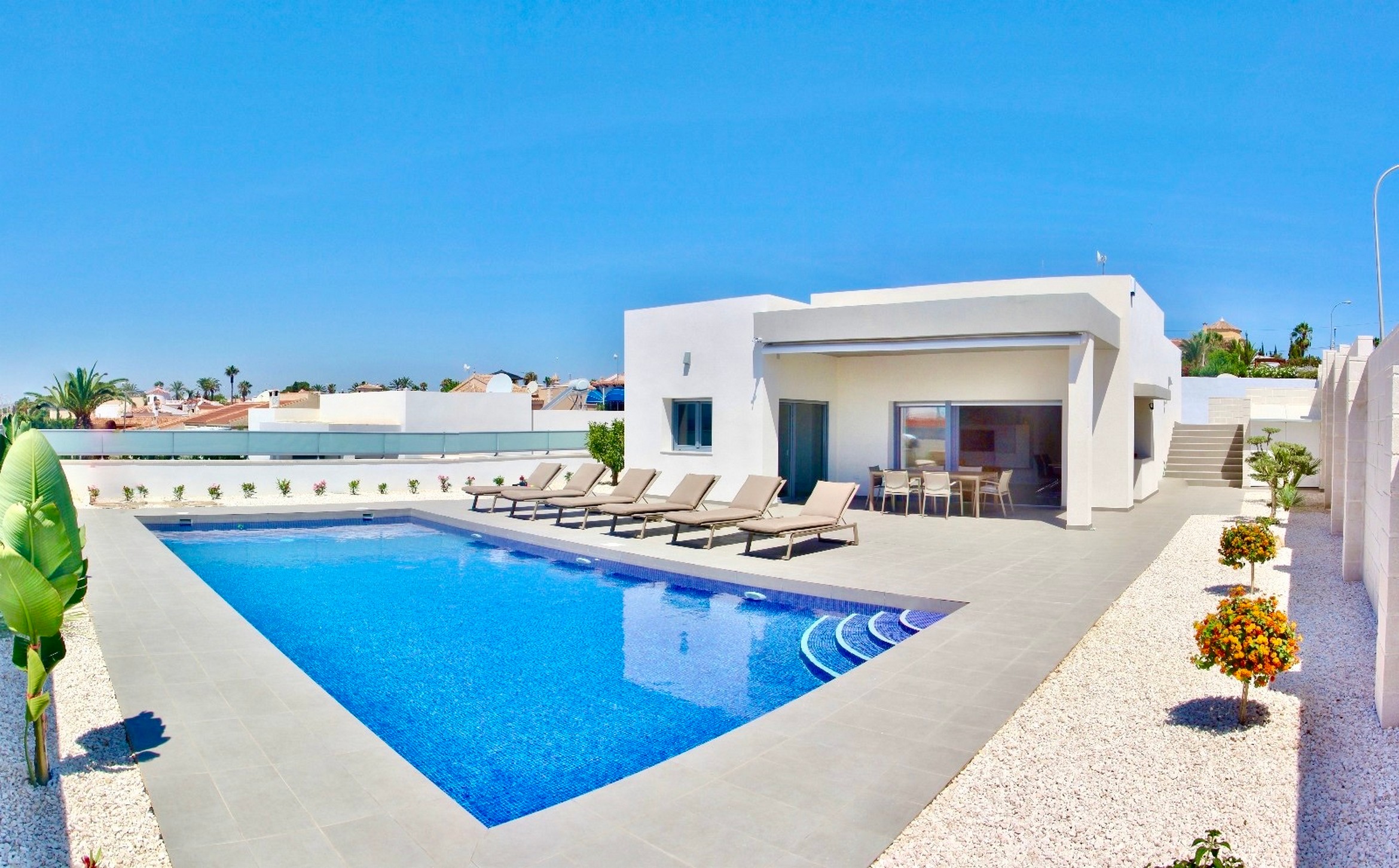 Master bedroom in villa for sale in Rafal