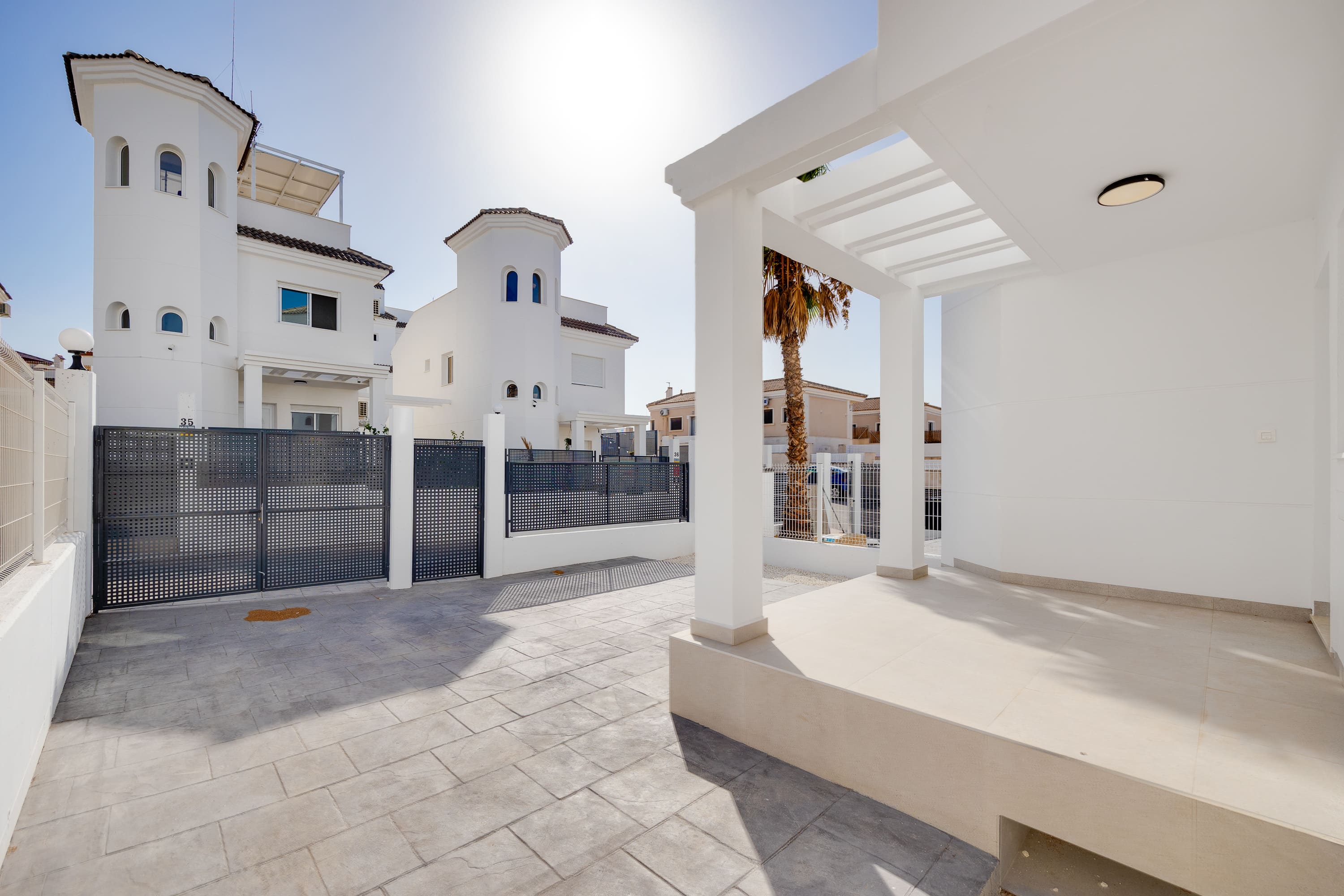 Bathroom in villa for sale in San Fulgencio