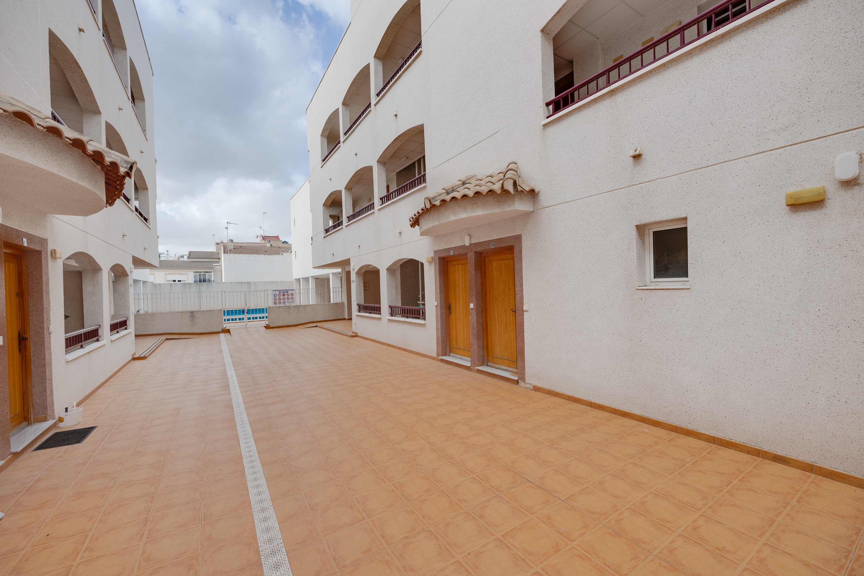 Kitchen in apartment for sale in San Fulgencio