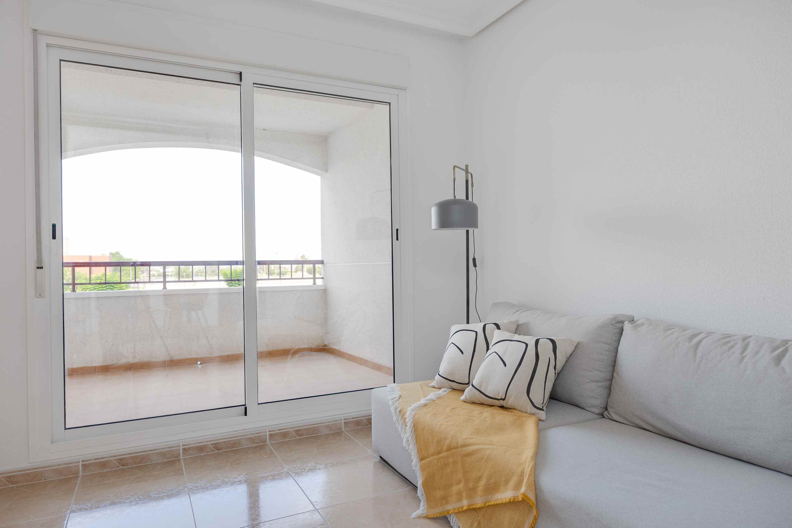 Living room in apartment for sale in San Fulgencio