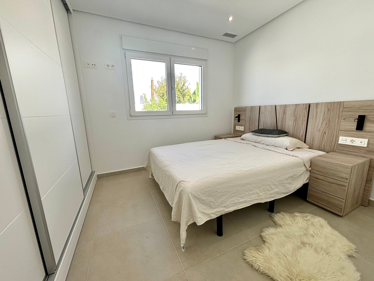 Located in the charming town of Rojales, this exclusive collection of 7 detached homes offers a tran