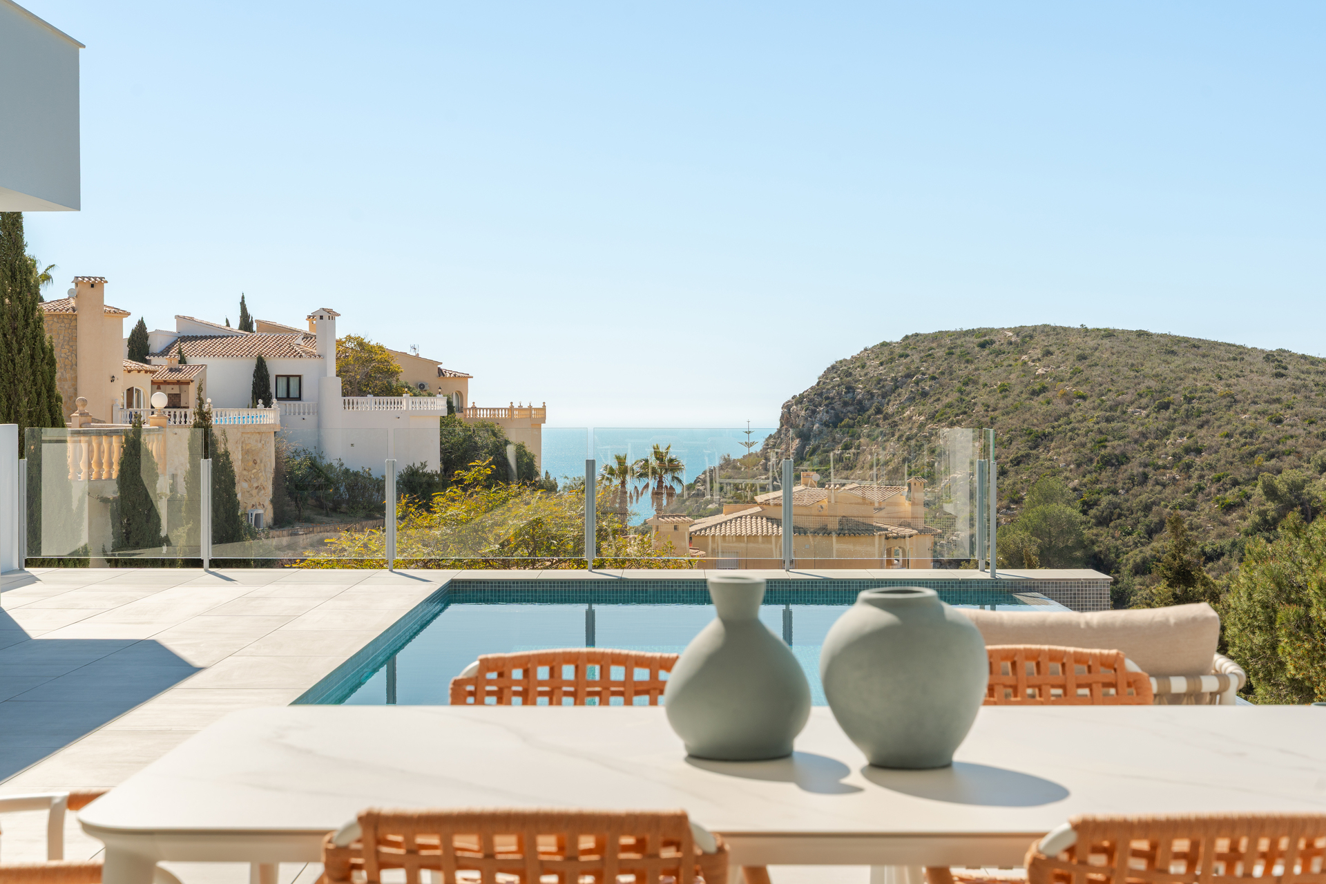 Dining area in villa for sale in Cumbre del Sol