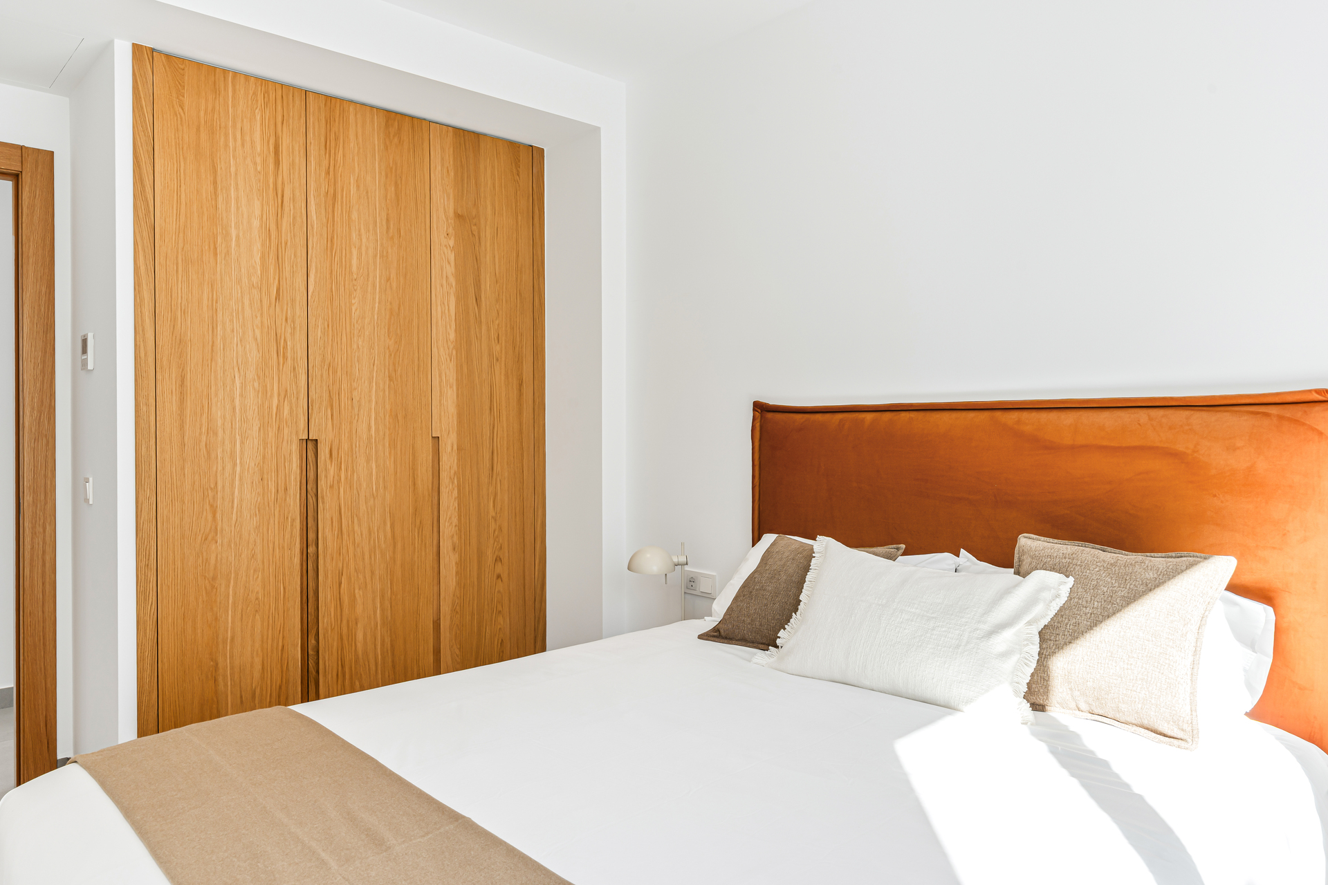 Master bedroom in villa for sale in Cumbre del Sol