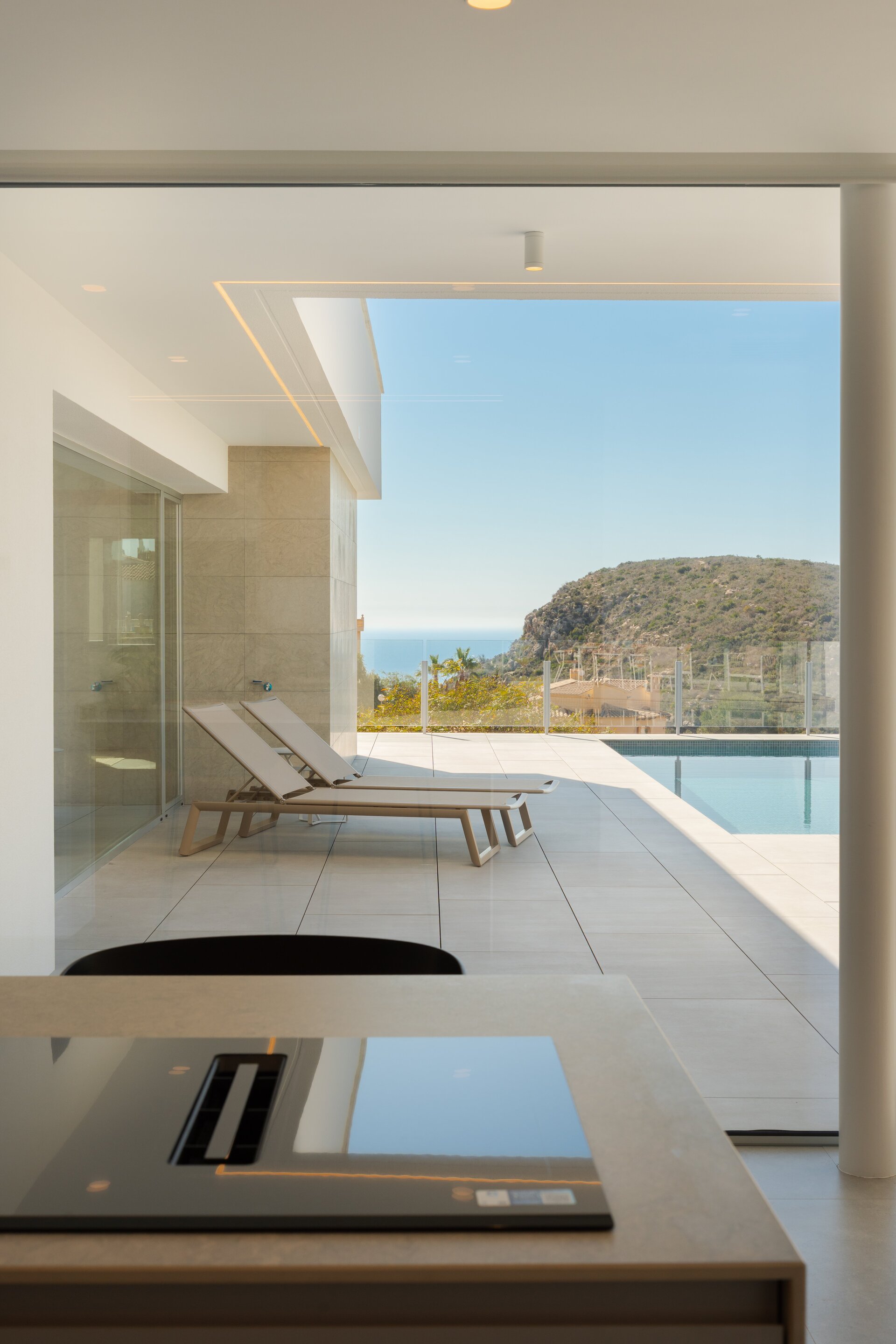 Terrace in villa for sale in Cumbre del Sol