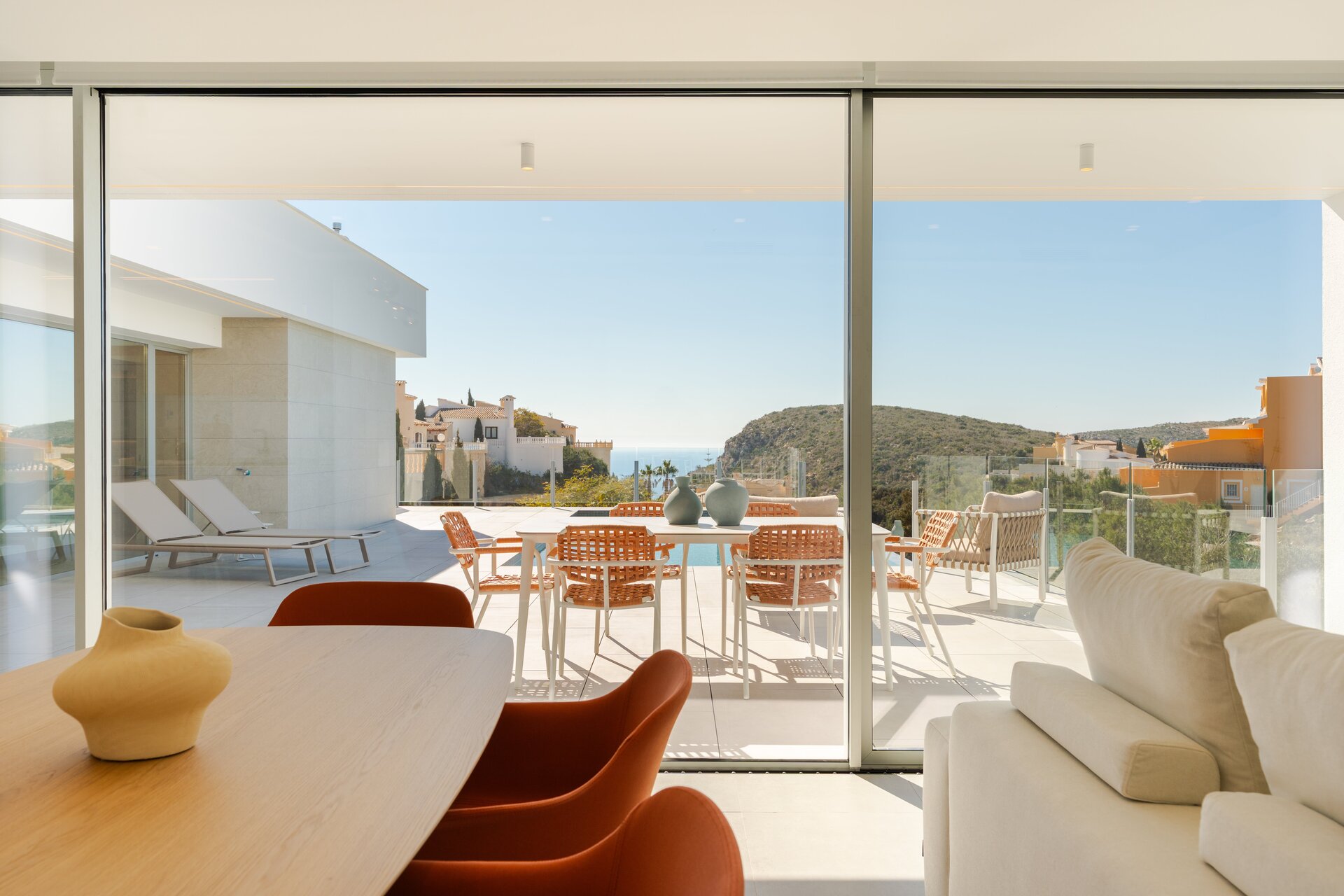 Garden in villa for sale in Cumbre del Sol