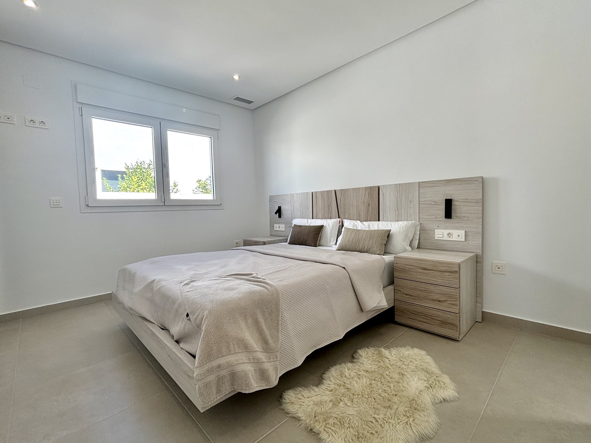 Bedroom in villa for sale in Benijófar