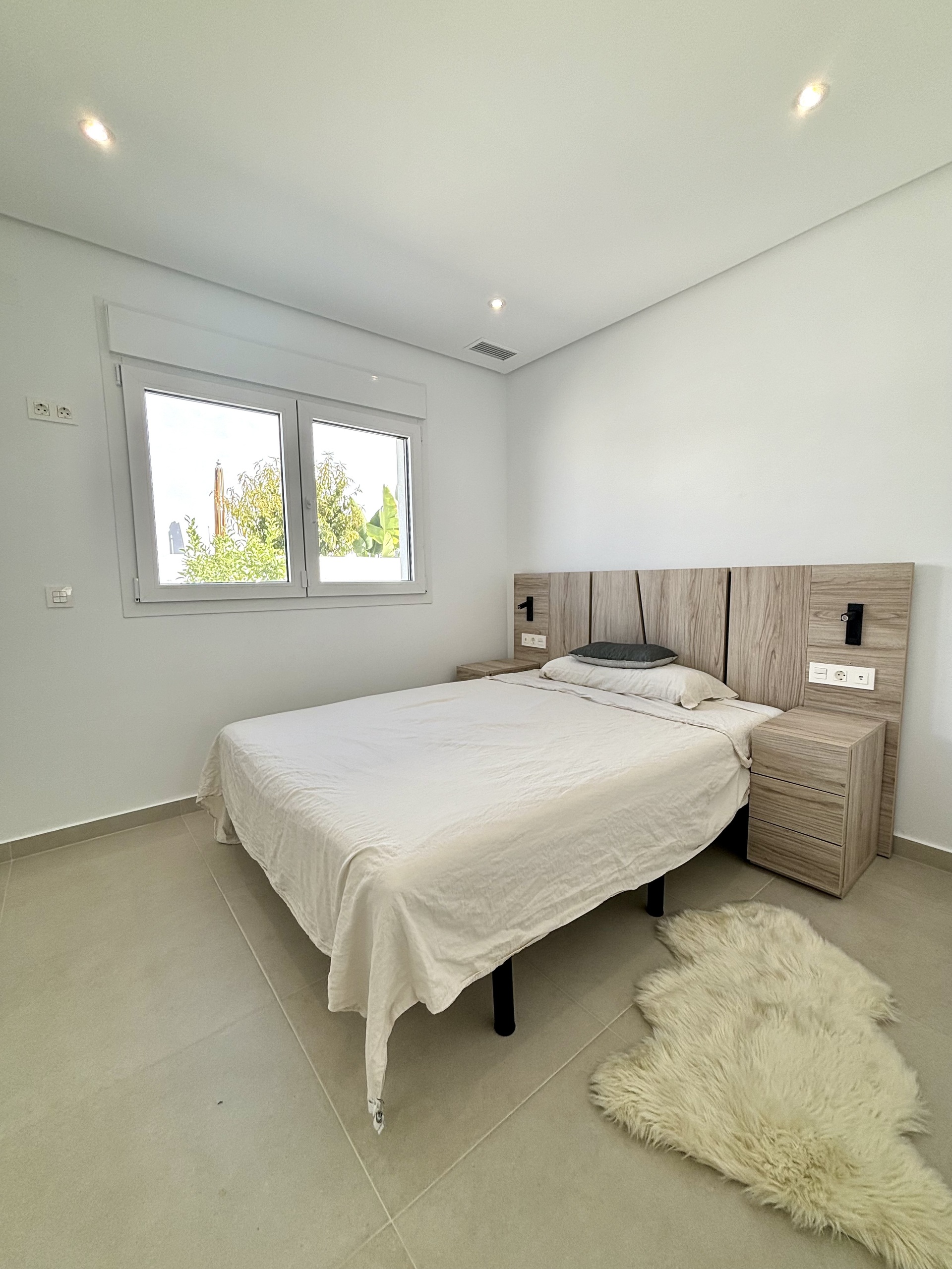 Bedroom in villa for sale in Benijófar
