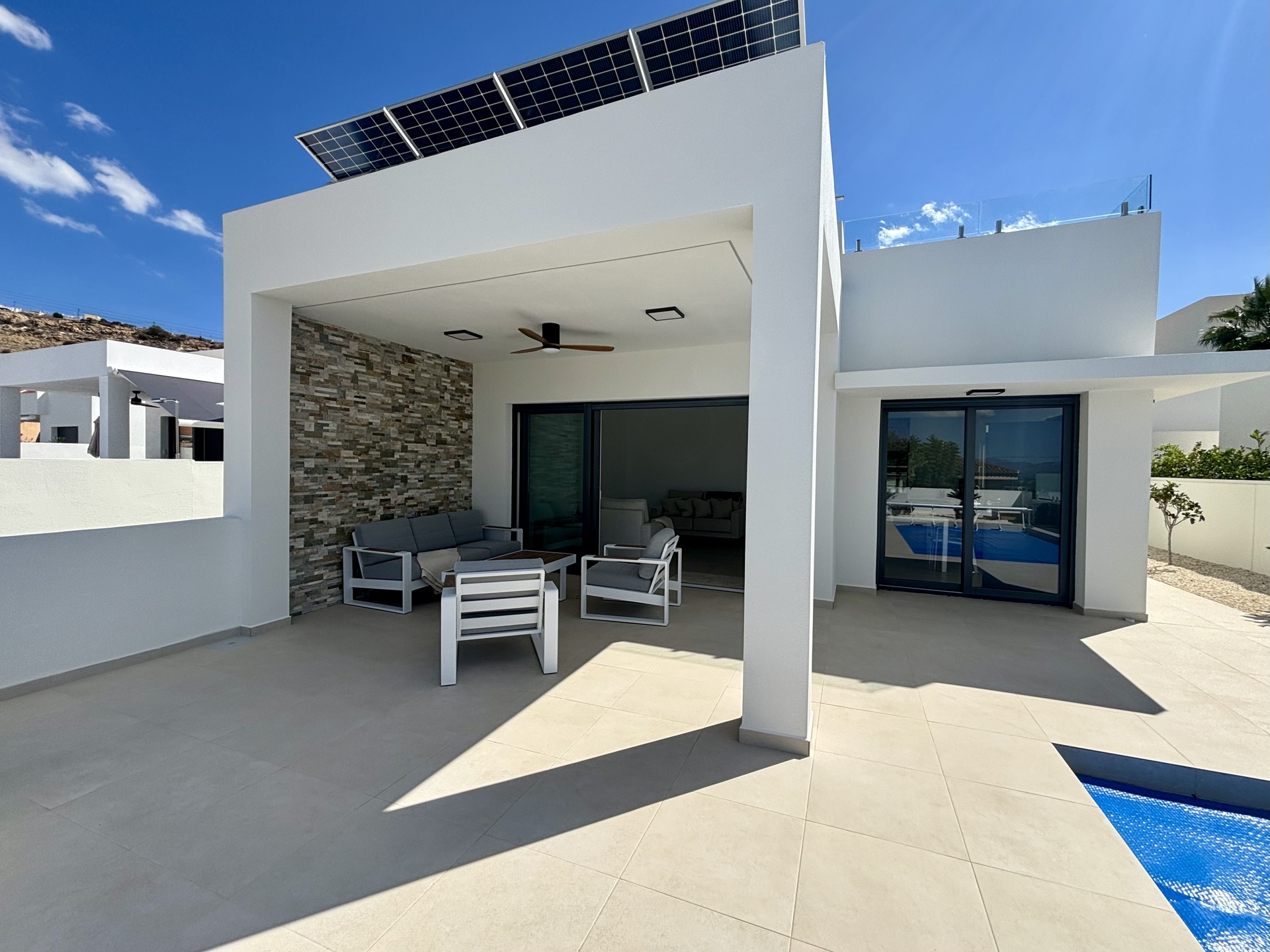 Terrace in villa for sale in Benijófar