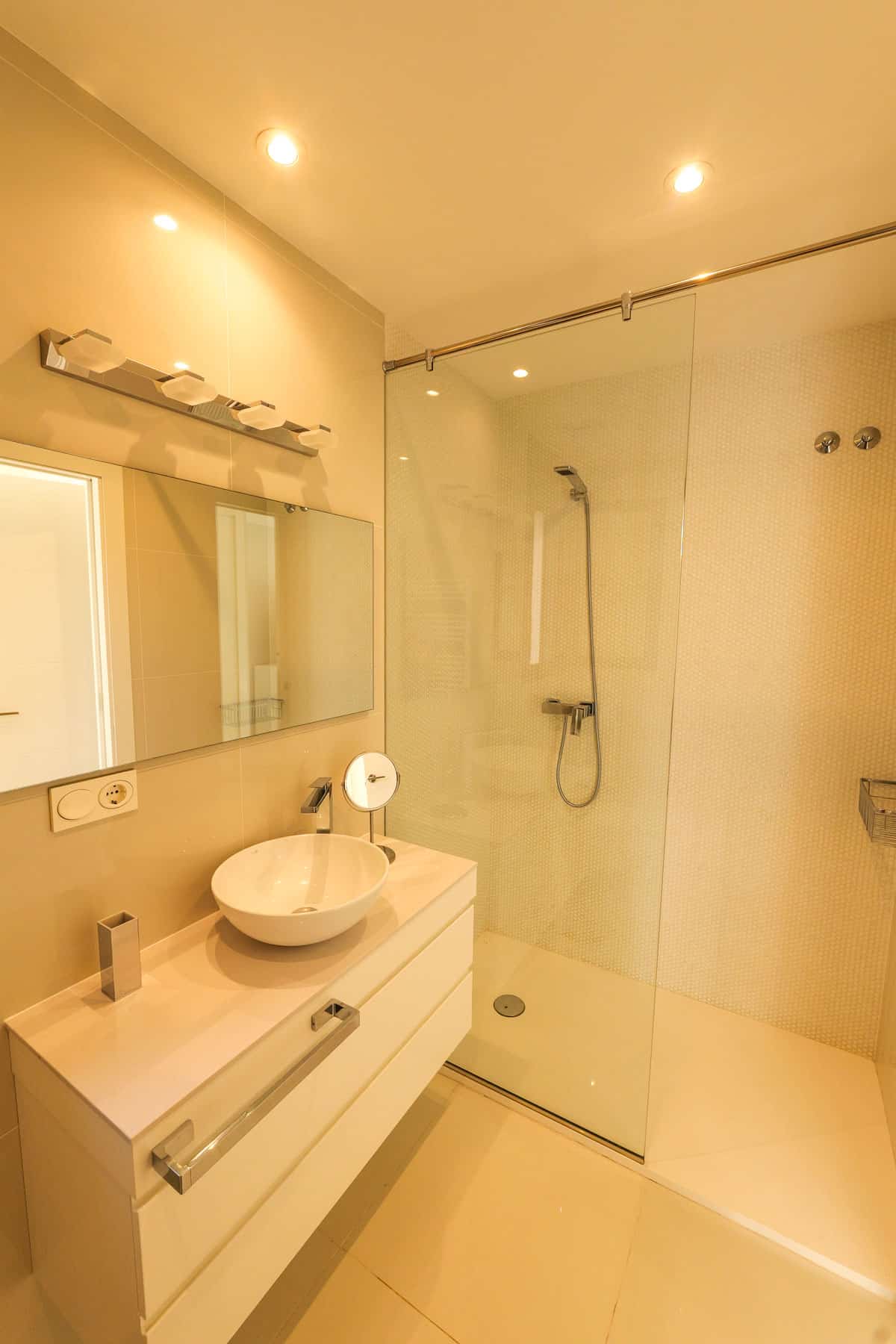Pool area in villa for sale in Torrevieja