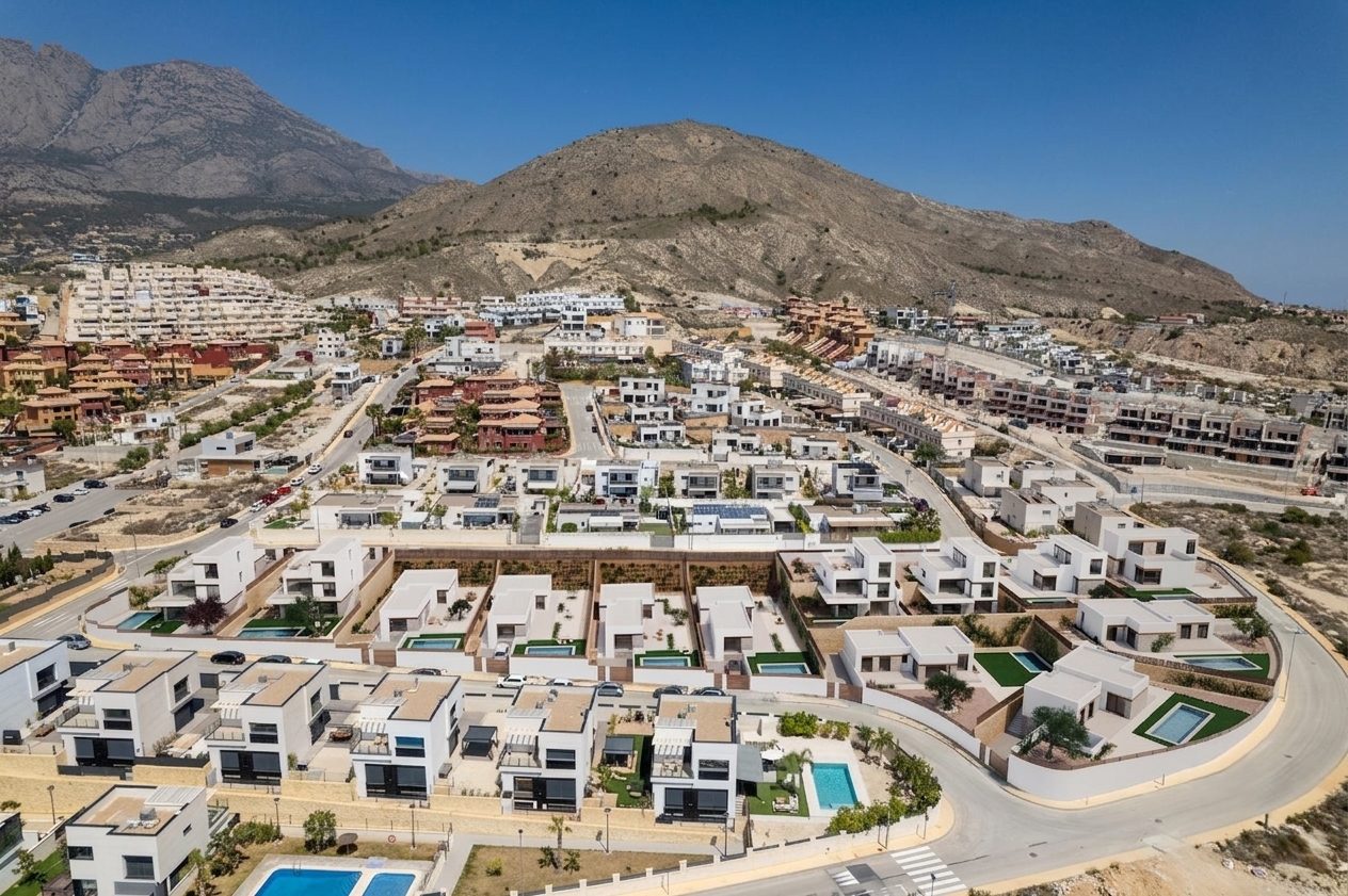 Garden in villa for sale in Finestrat