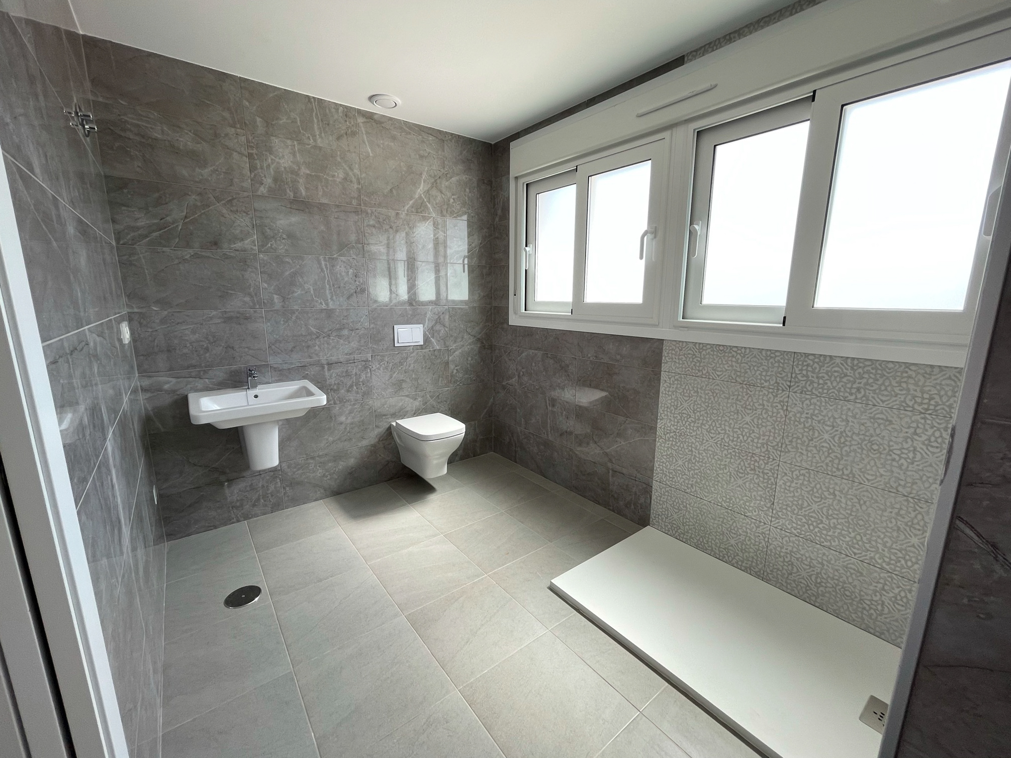 Pool area in villa for sale in Gran Alacant