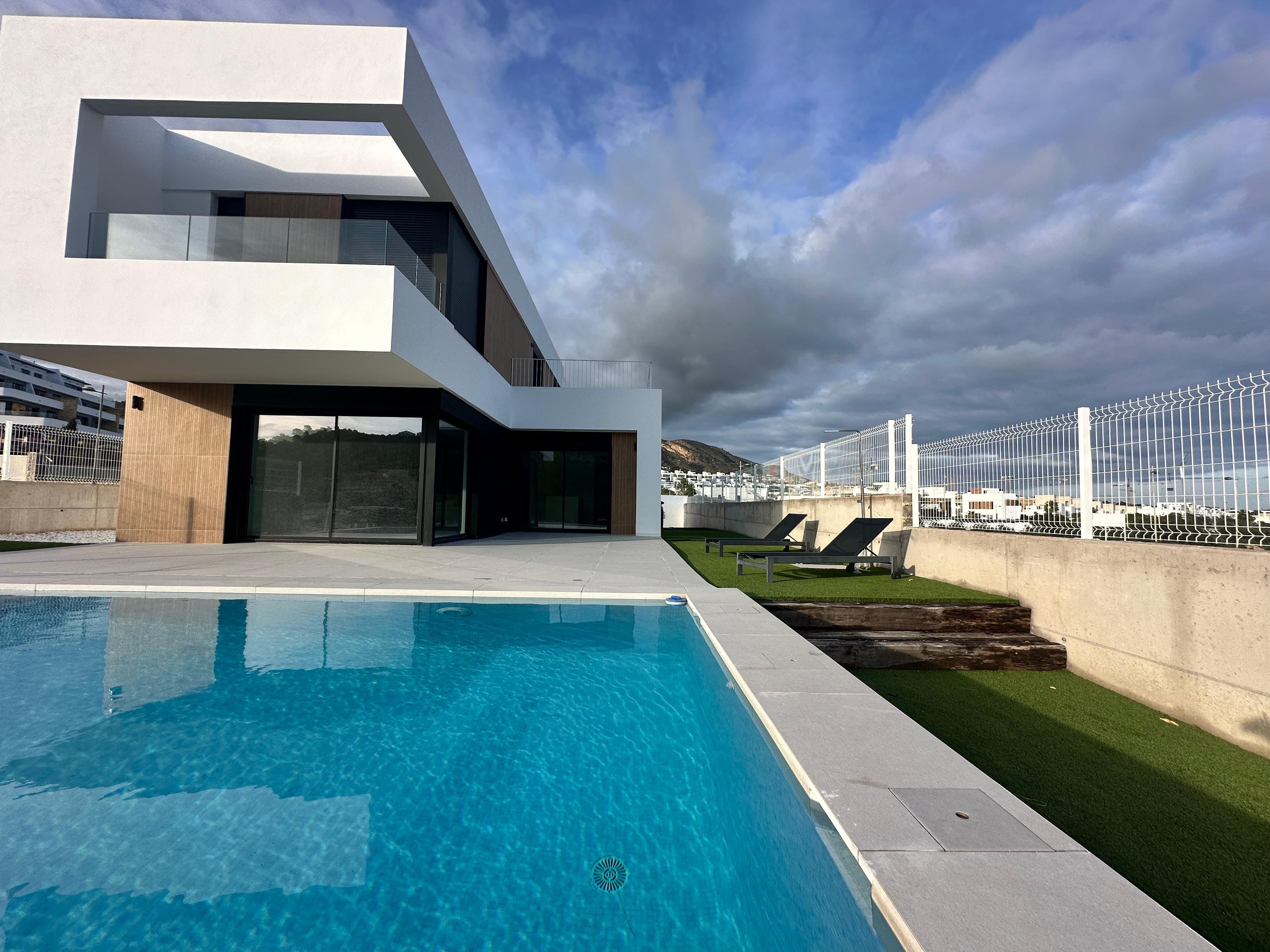 Pool area in villa for sale in Finestrat