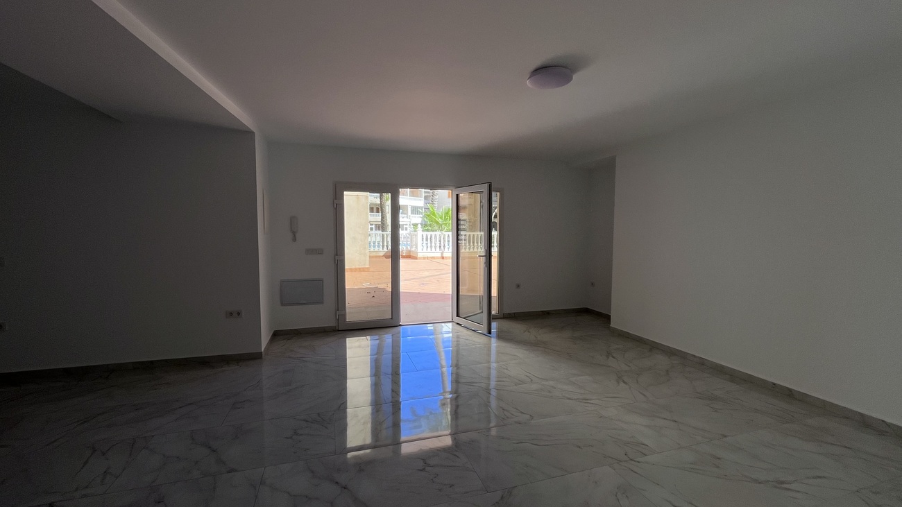 Master bedroom in bungalow for sale in Torrevieja