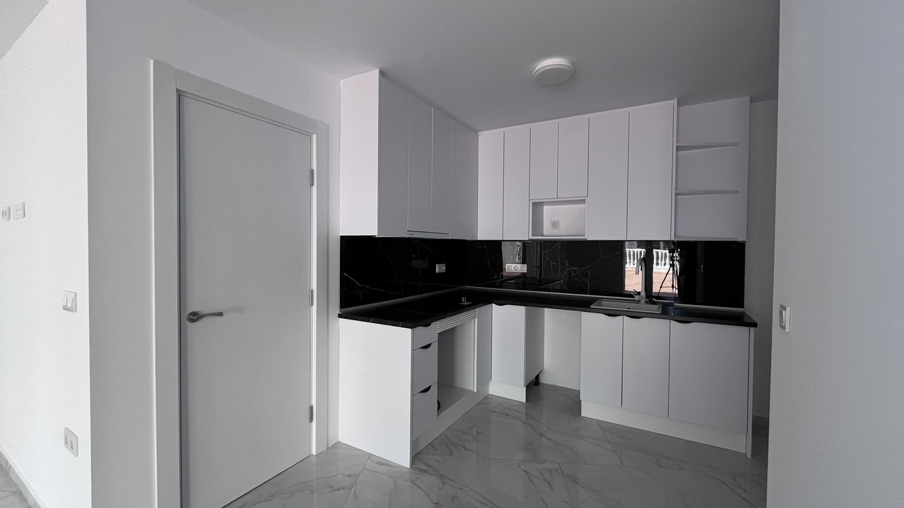 ☀️ Bungalow con solárium y chimenea en residencial con piscina – TorreviejaTe presentamos este fantá