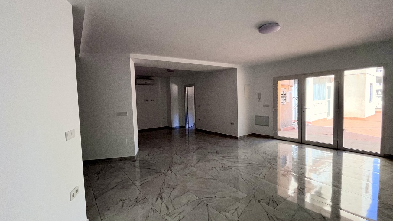 Terrace in bungalow for sale in Torrevieja