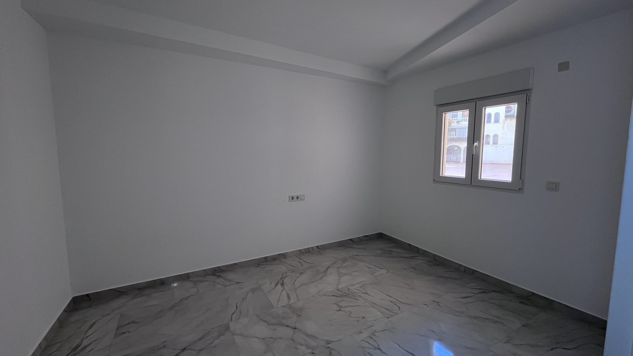 Garden in bungalow for sale in Torrevieja