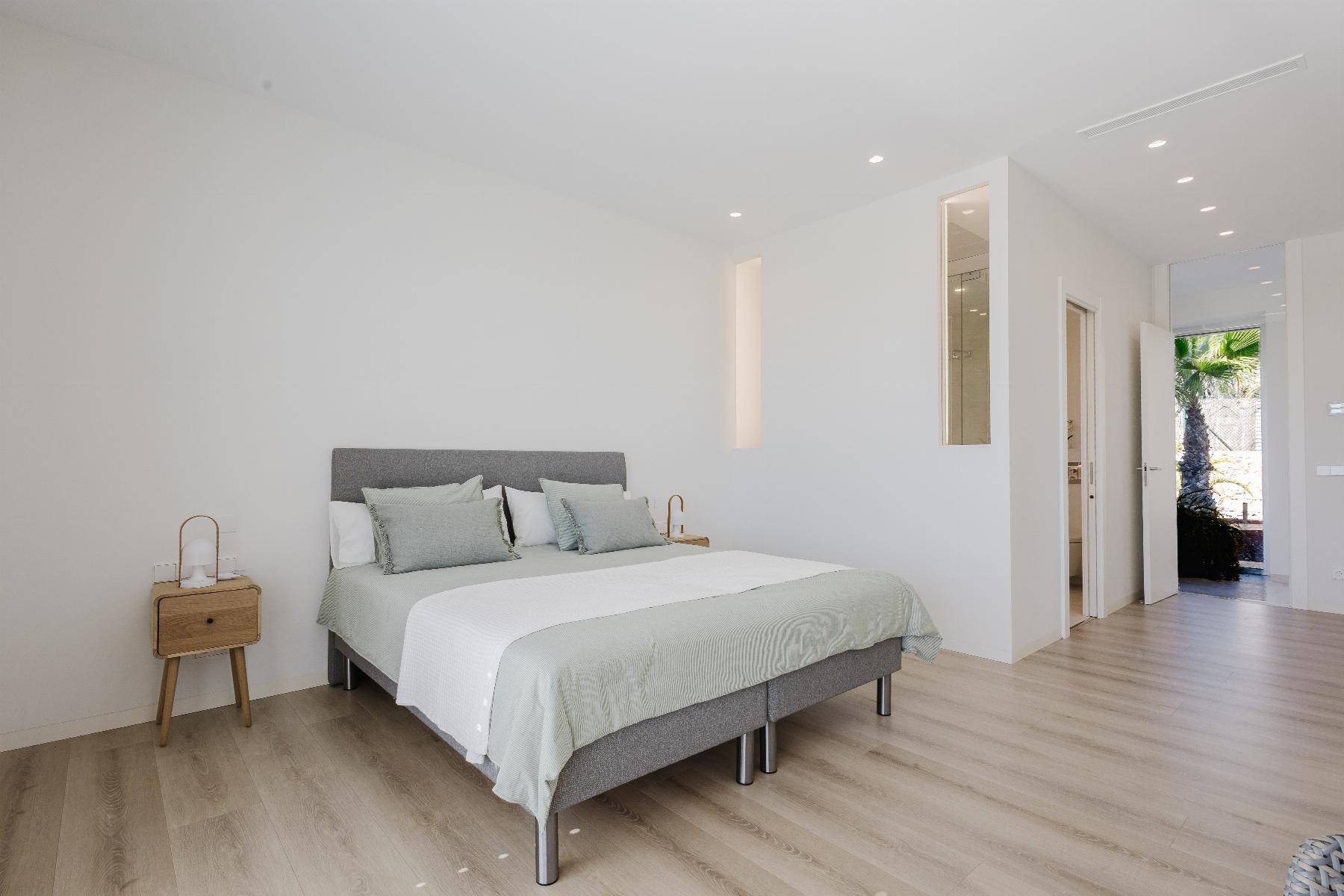 Bathroom in villa for sale in Orihuela Costa